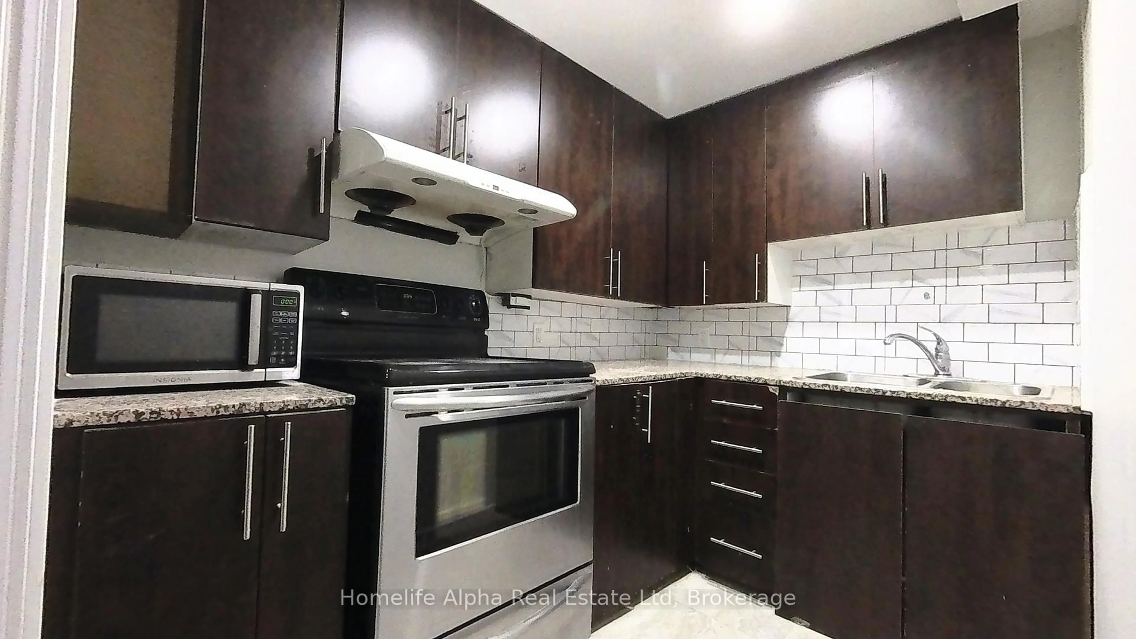 Standard kitchen, unknown for 3 Floribunda Cres, Brampton Ontario L6T 4S1