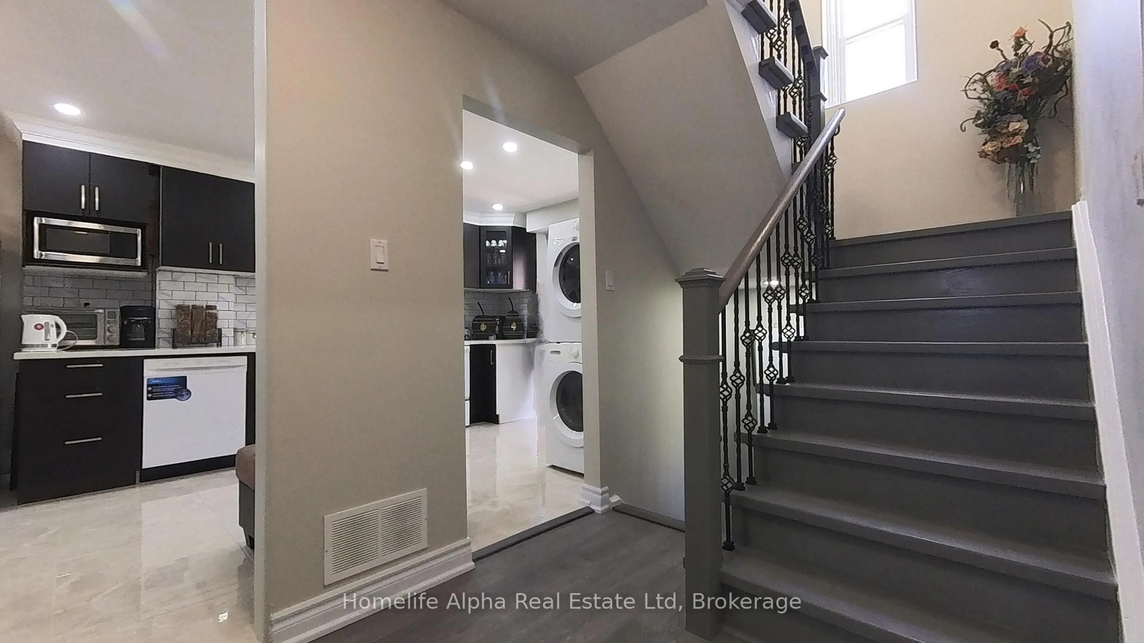 Unknown for 3 Floribunda Cres, Brampton Ontario L6T 4S1