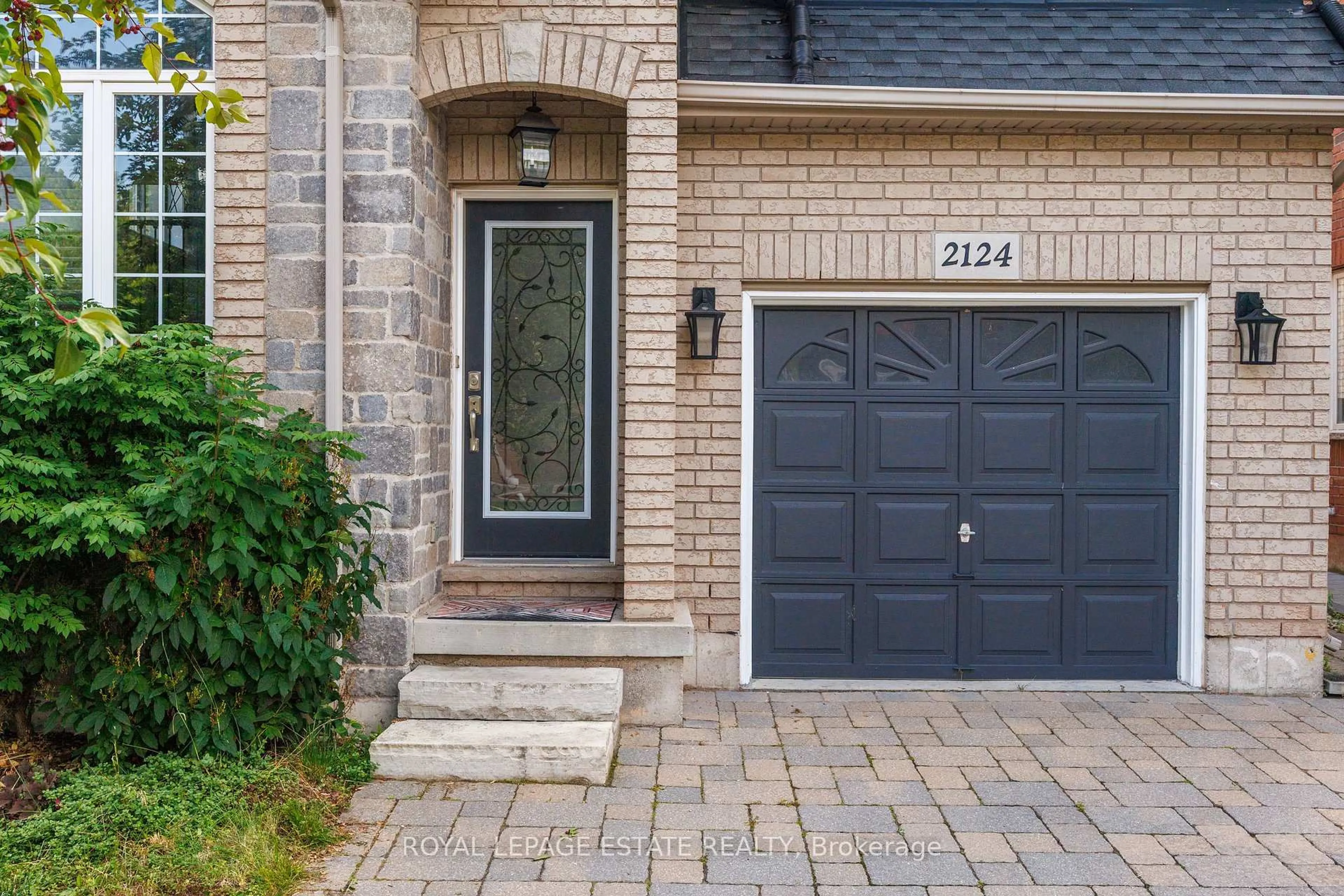 Home with brick exterior material, street for 2124 Brookhaven Cres, Oakville Ontario L6M 5B8
