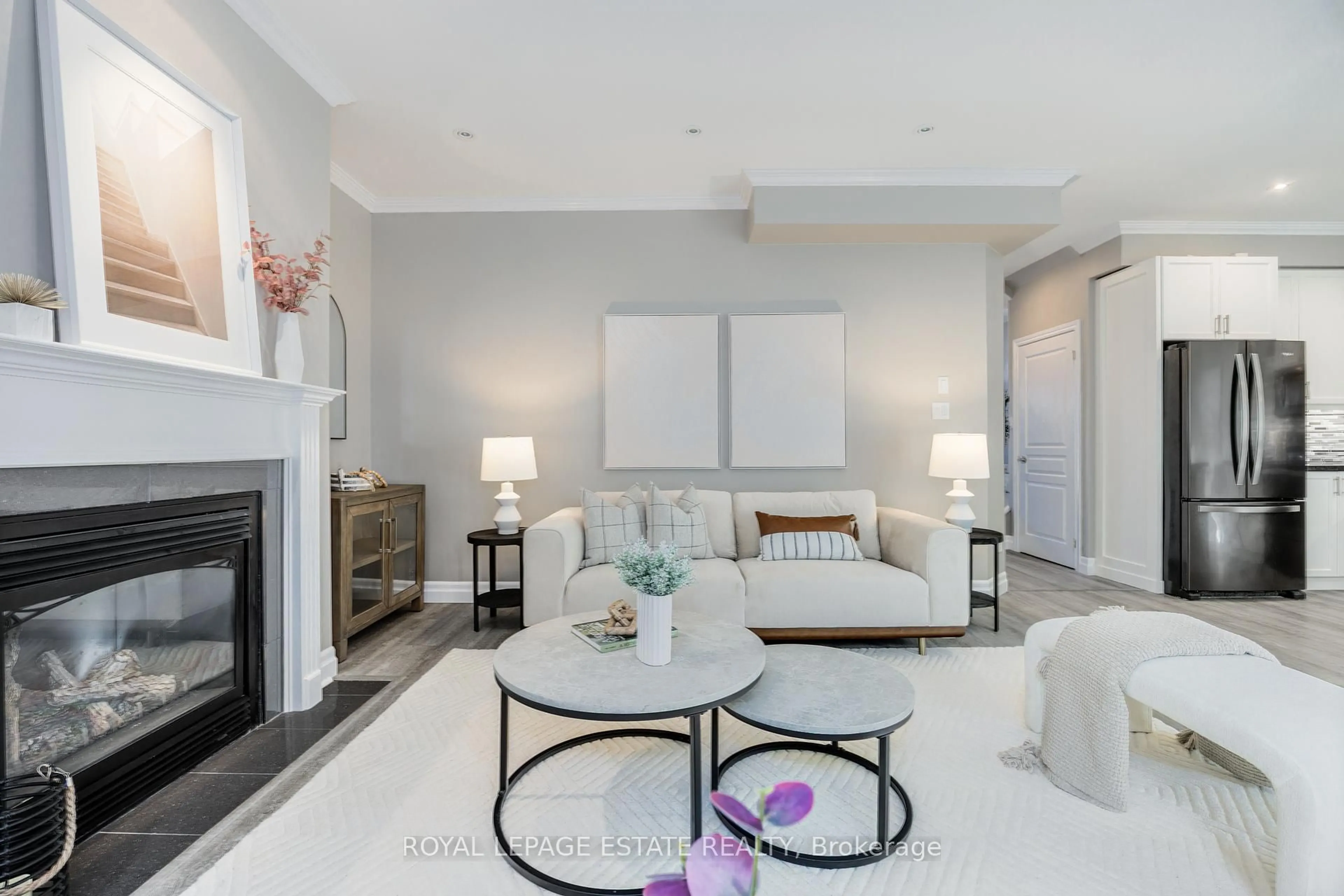 Living room with furniture, unknown for 2124 Brookhaven Cres, Oakville Ontario L6M 5B8