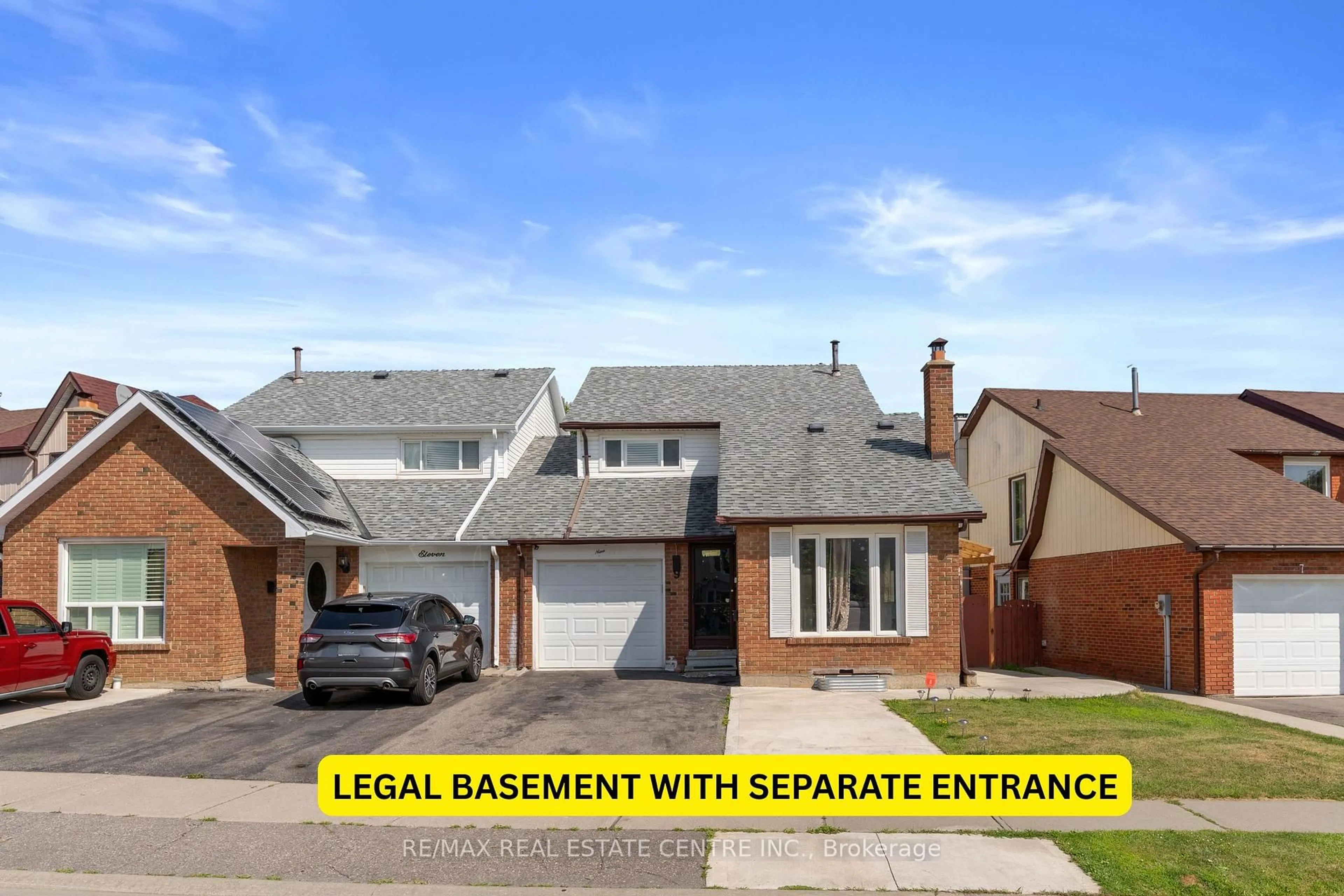 A pic from outside/outdoor area/front of a property/back of a property/a pic from drone, street for 9 Primrose Cres, Brampton Ontario L6Z 1E1