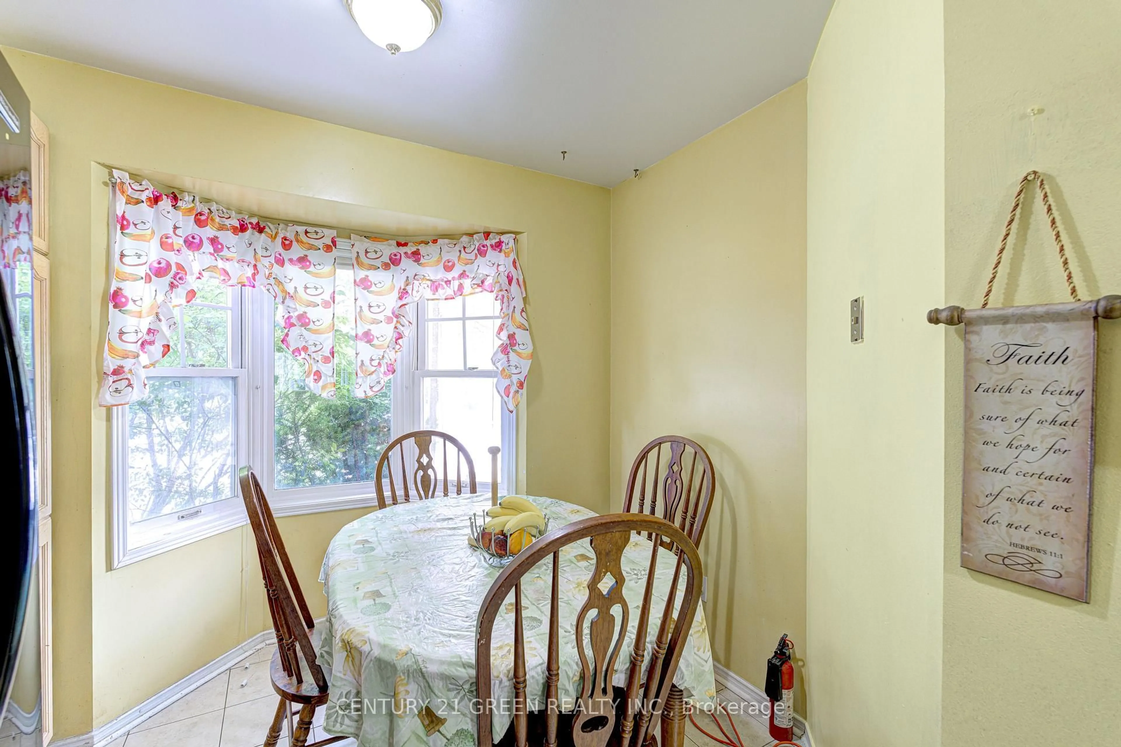 Dining room, unknown for 3 Desert Sand Dr, Brampton Ontario L6R 1P9