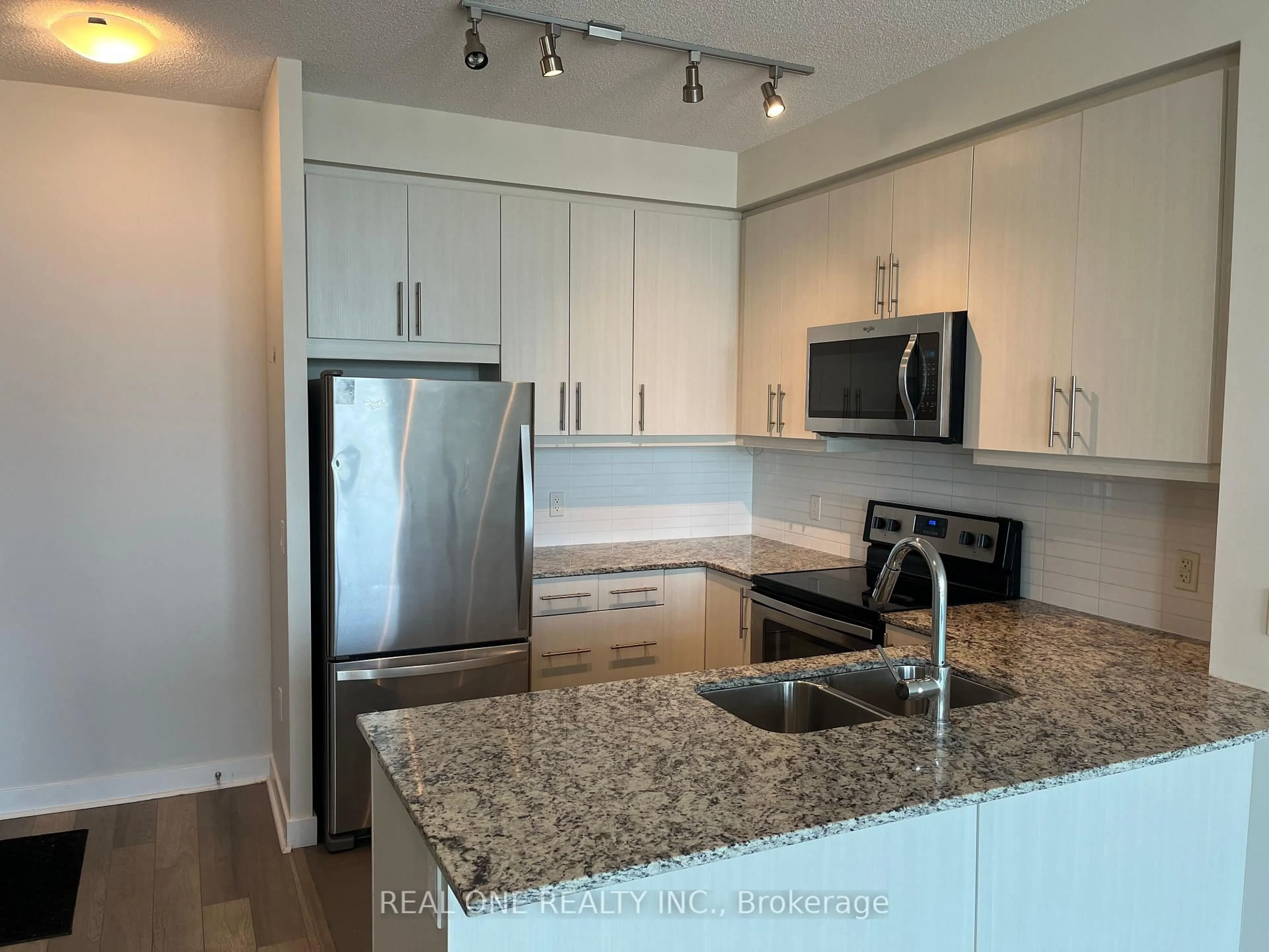 Unknown for 3975 GRAND PARK Dr #2806, Mississauga Ontario L5B 0K4