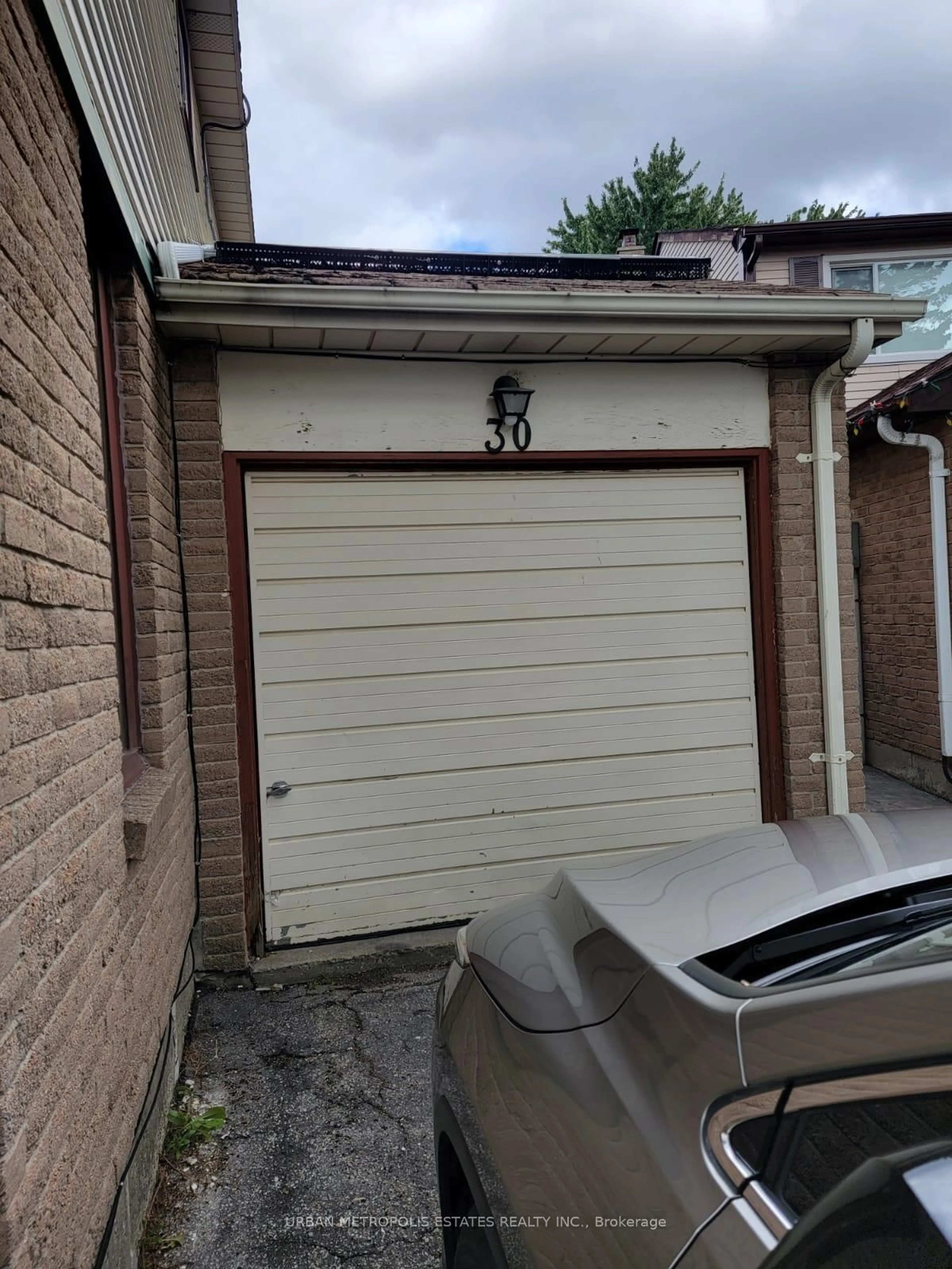 Indoor garage for 30 Joshua Crt, Brampton Ontario L6S 3W4