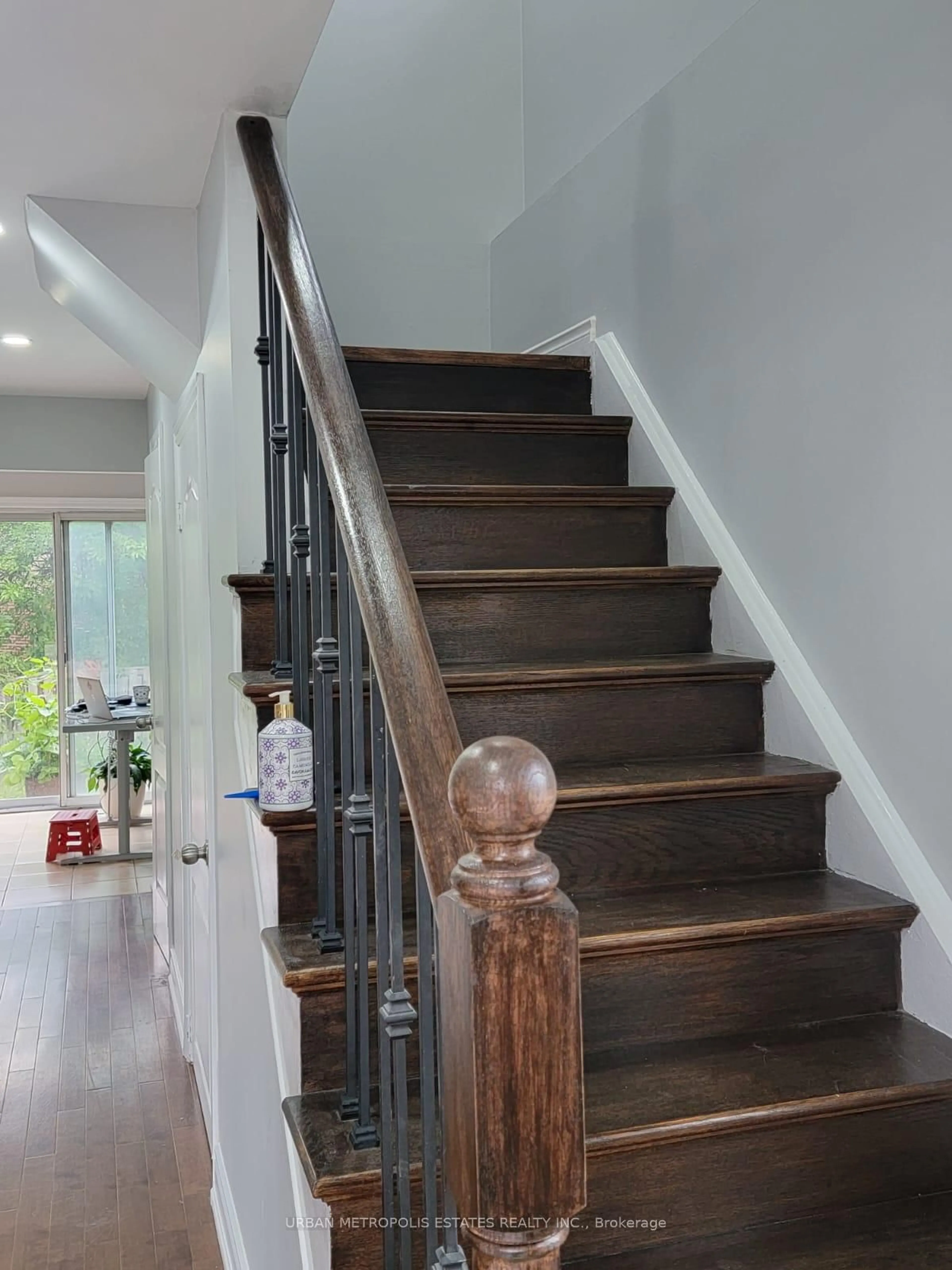 Stairs for 30 Joshua Crt, Brampton Ontario L6S 3W4