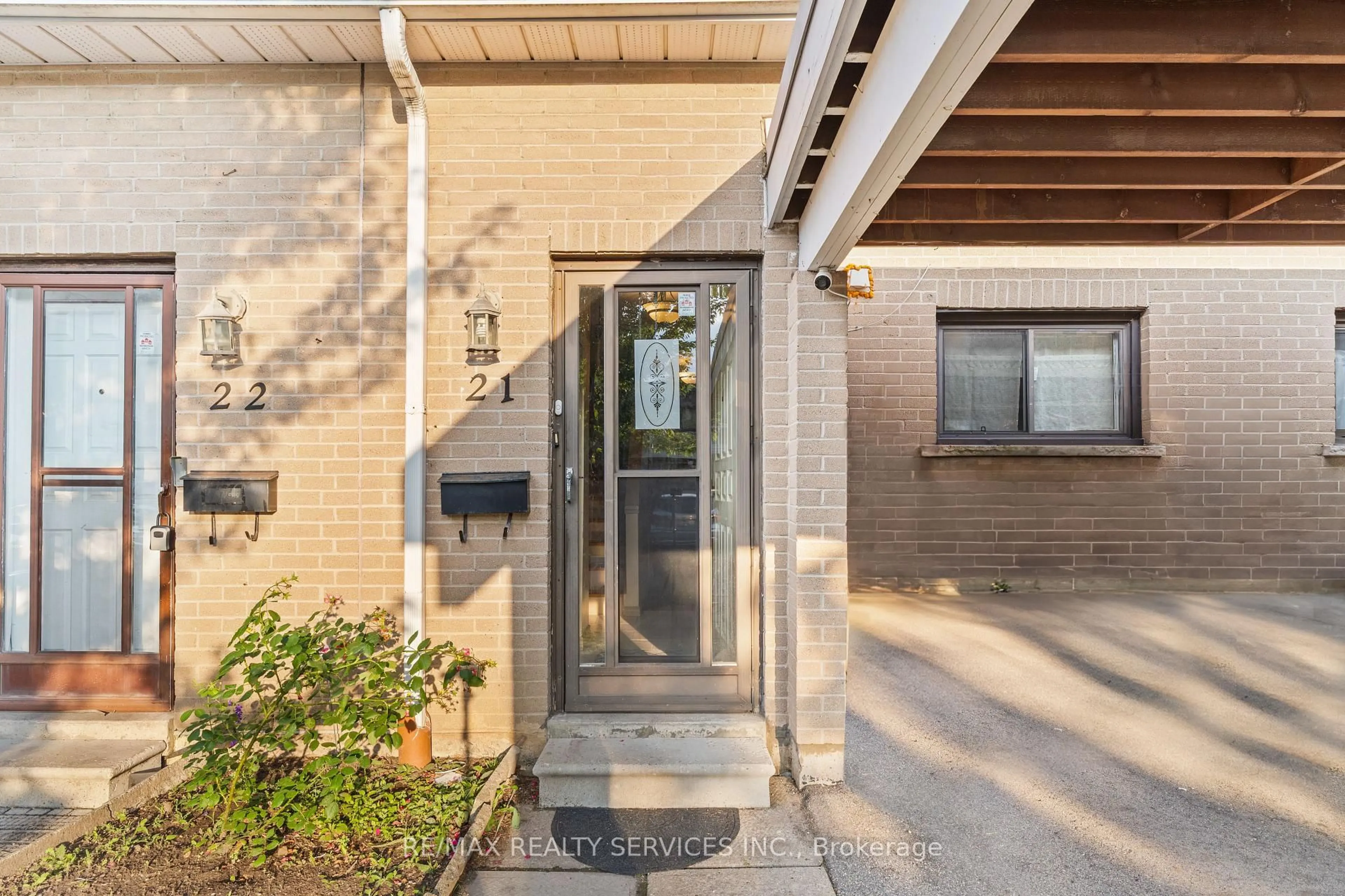 Indoor entryway for 475 Bramalea Rd #21, Brampton Ontario L6T 2X2