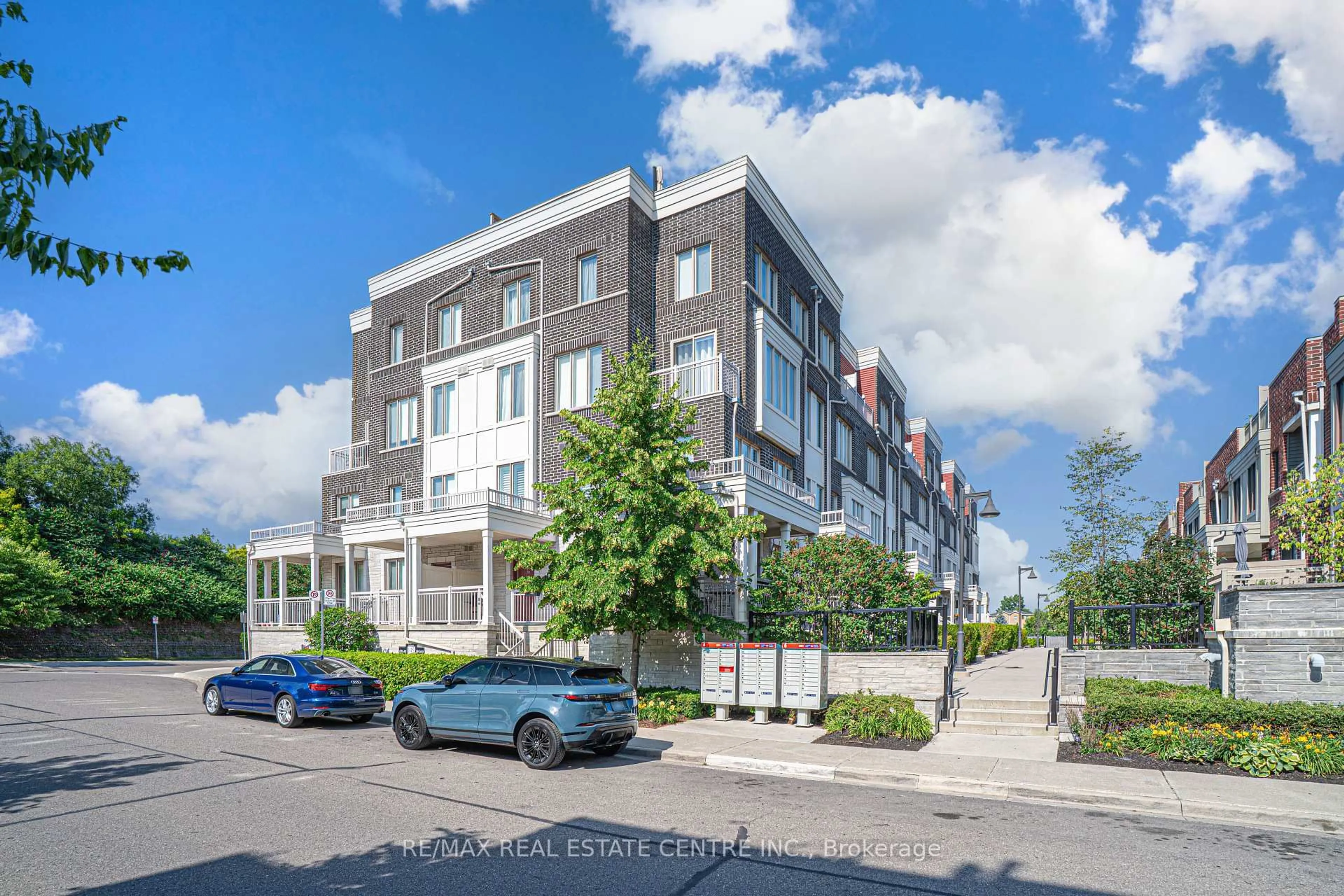 A pic from outside/outdoor area/front of a property/back of a property/a pic from drone, building for 145 Long Branch Ave #21, Toronto Ontario M8W 0A9