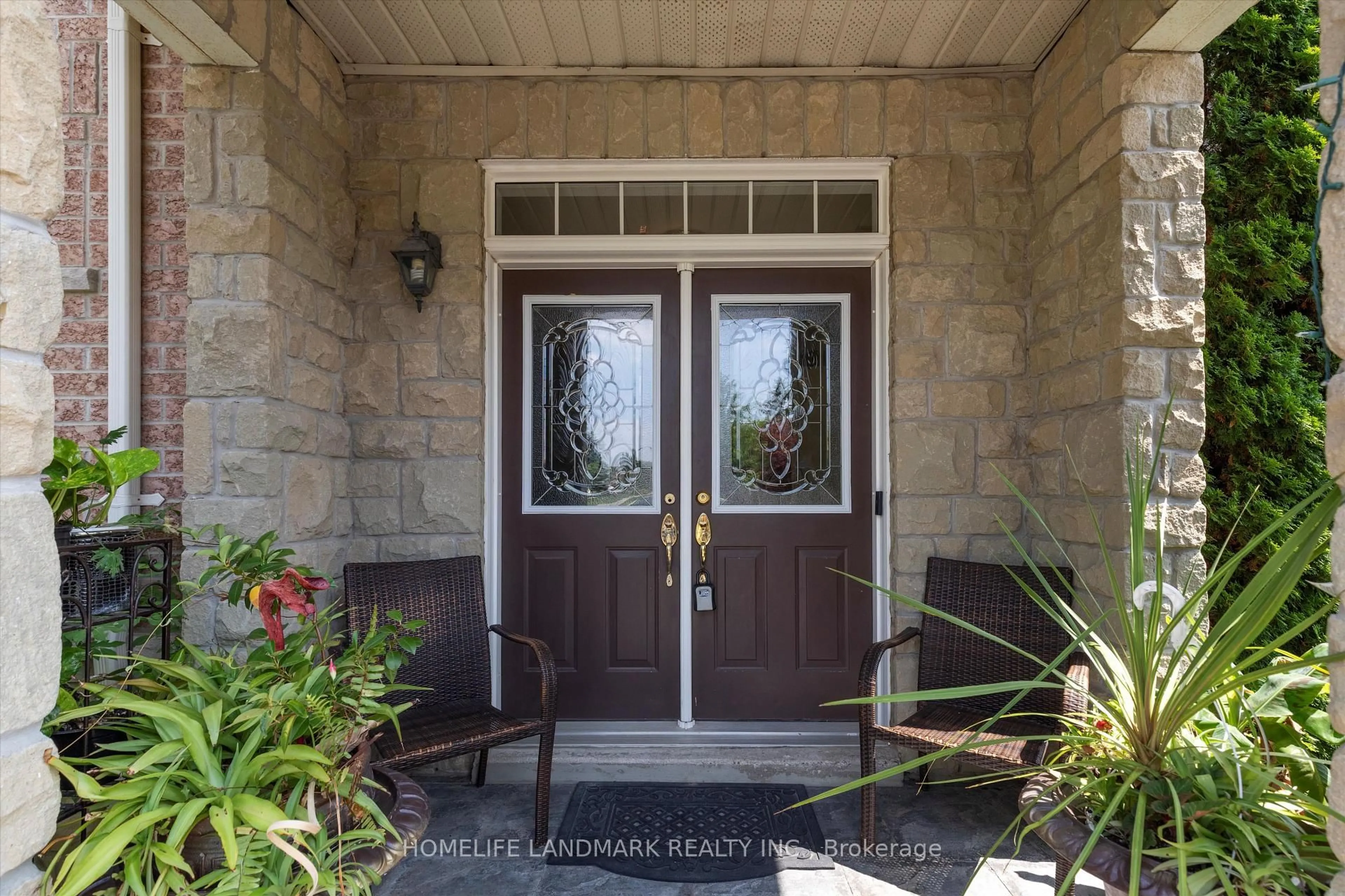 Indoor entryway for 3 Xavier Crt, Brampton Ontario L6Y 5S1