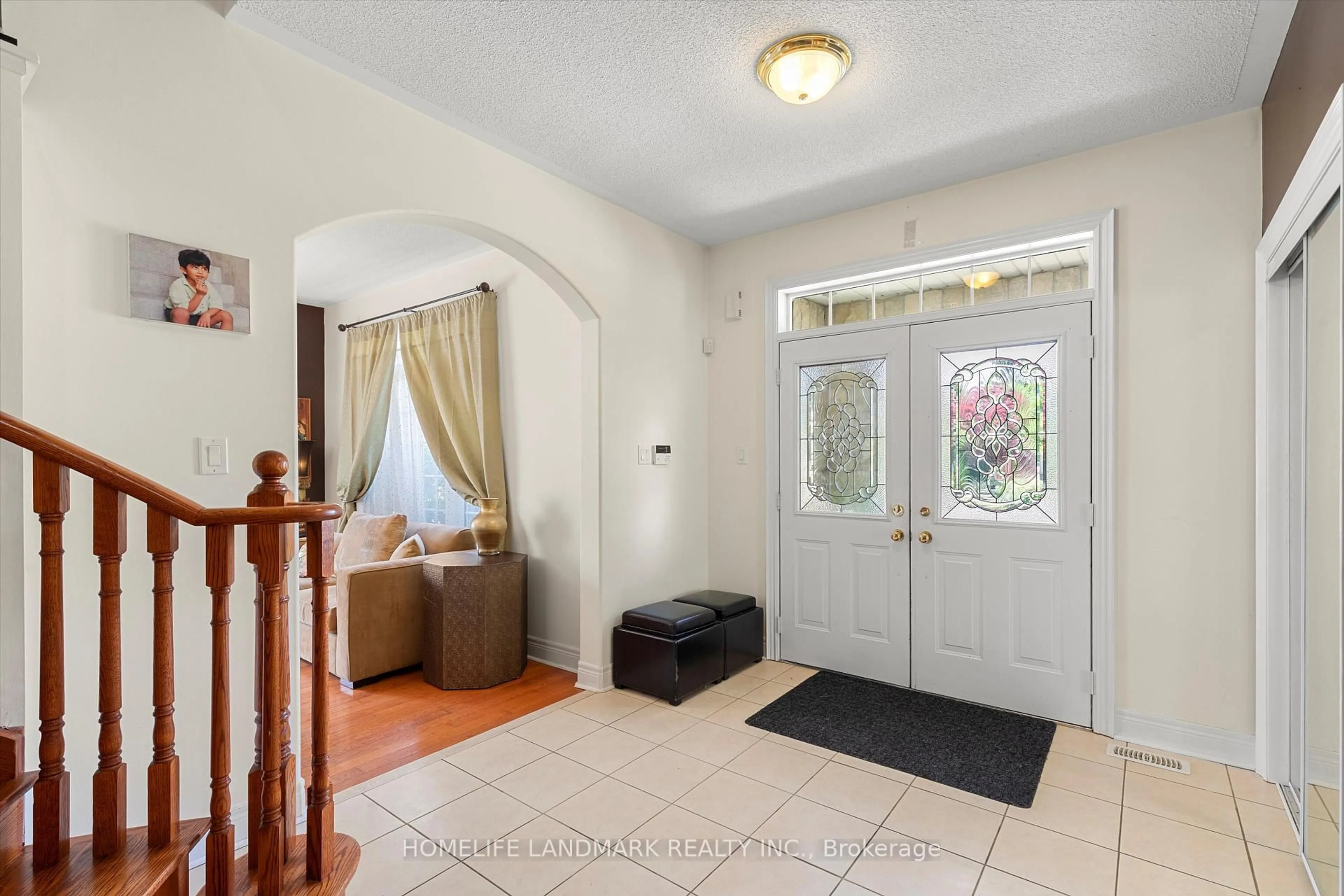 Indoor entryway for 3 Xavier Crt, Brampton Ontario L6Y 5S1