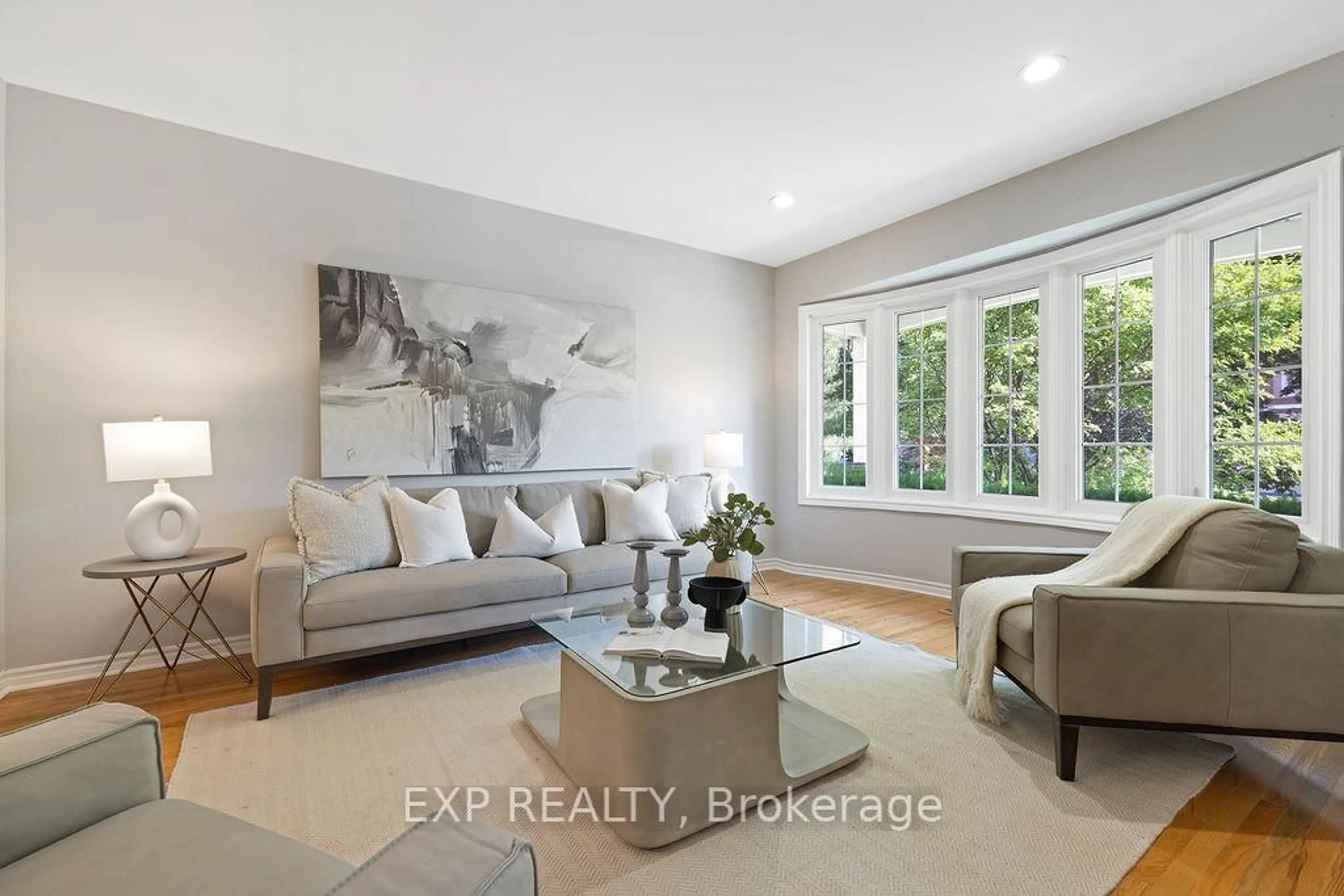Living room with furniture, unknown for 1829 Glenvista Dr, Oakville Ontario L6H 6K5