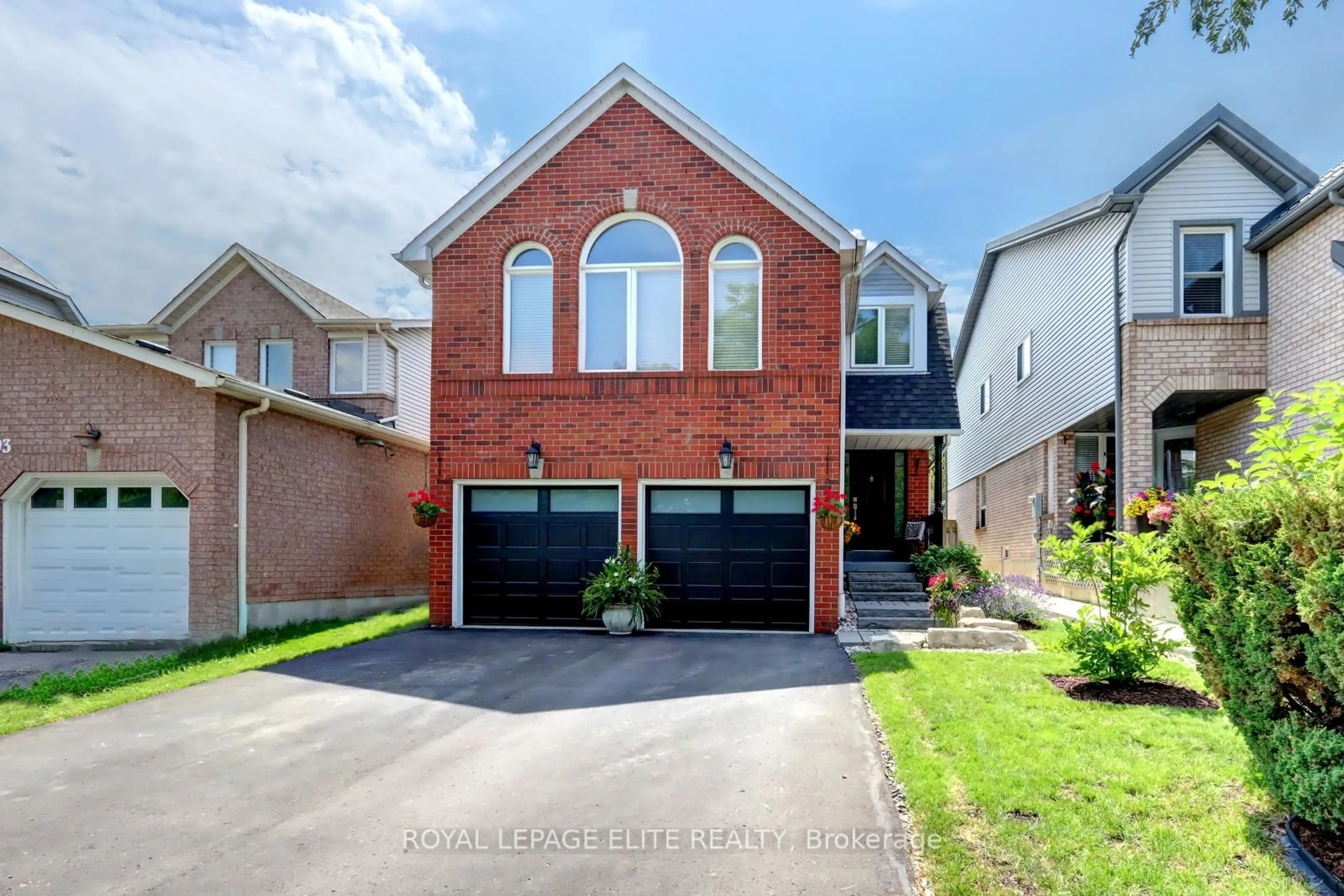 Home with brick exterior material, street for 2989 Gulfstream Way, Mississauga Ontario L5N 6J8