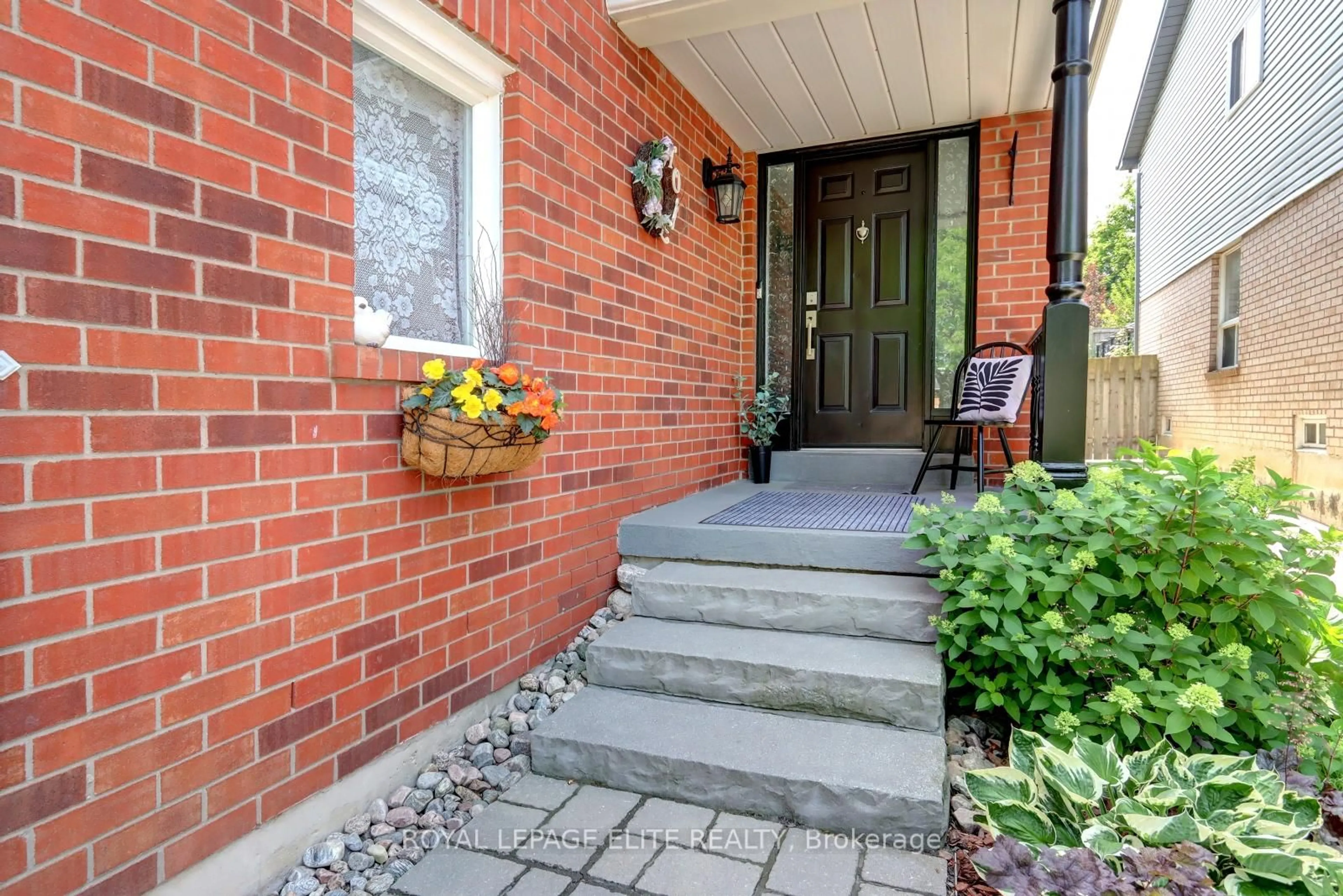 Unknown for 2989 Gulfstream Way, Mississauga Ontario L5N 6J8