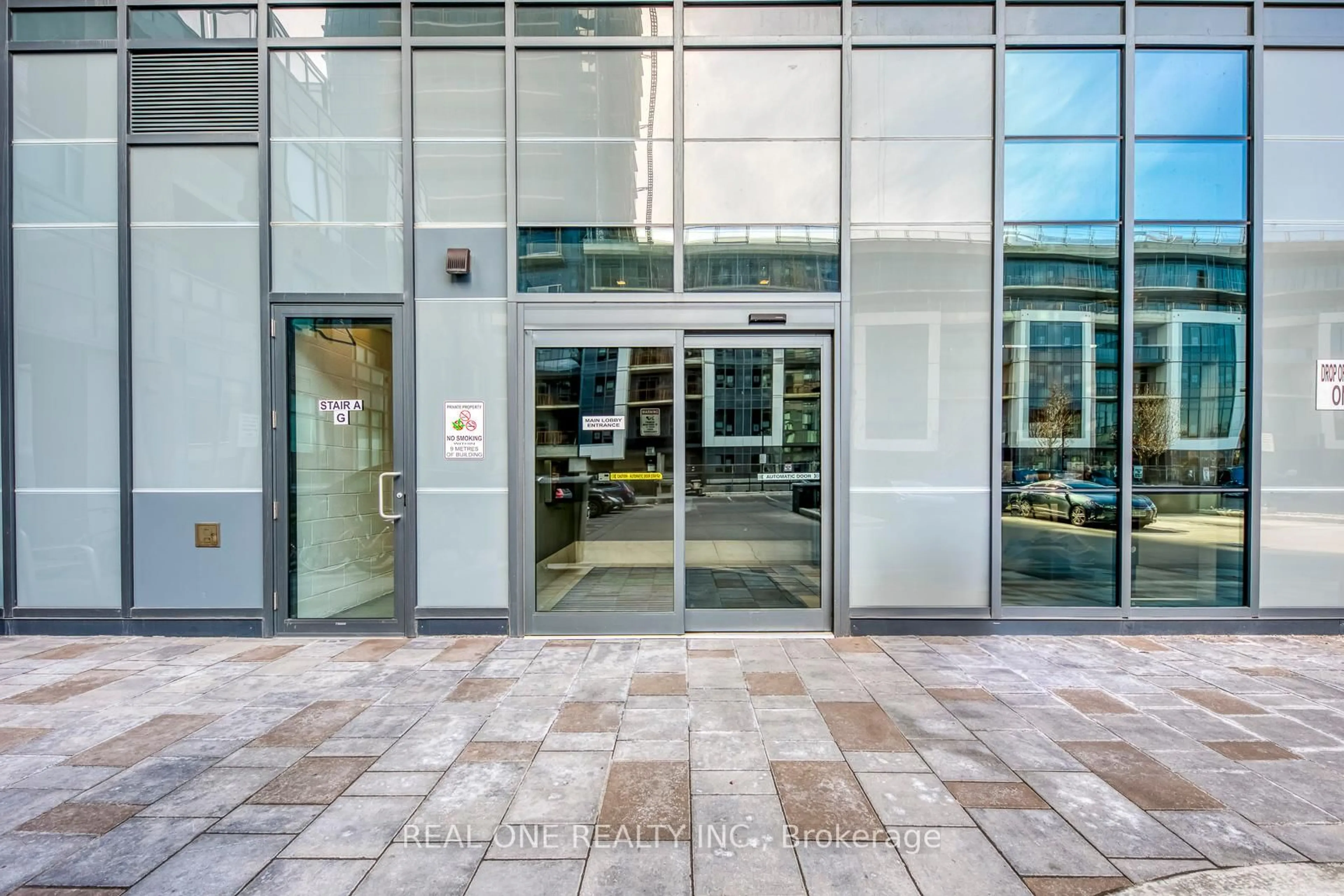 Indoor foyer for 8 Nahani Way #3120, Mississauga Ontario L4Z 0C6