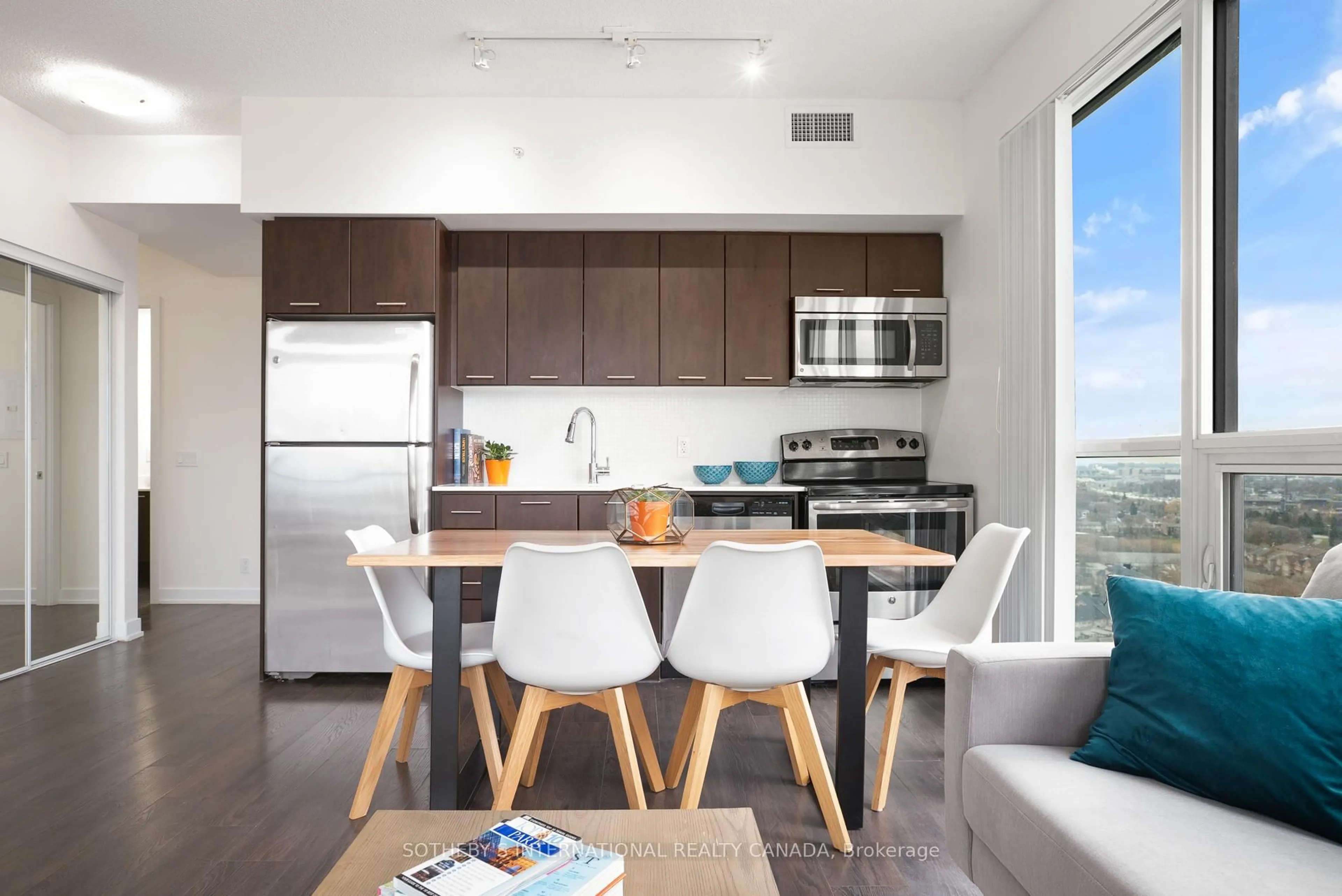 Open concept kitchen, unknown for 2212 Lake Shore Blvd #2508, Toronto Ontario M8V 0C2