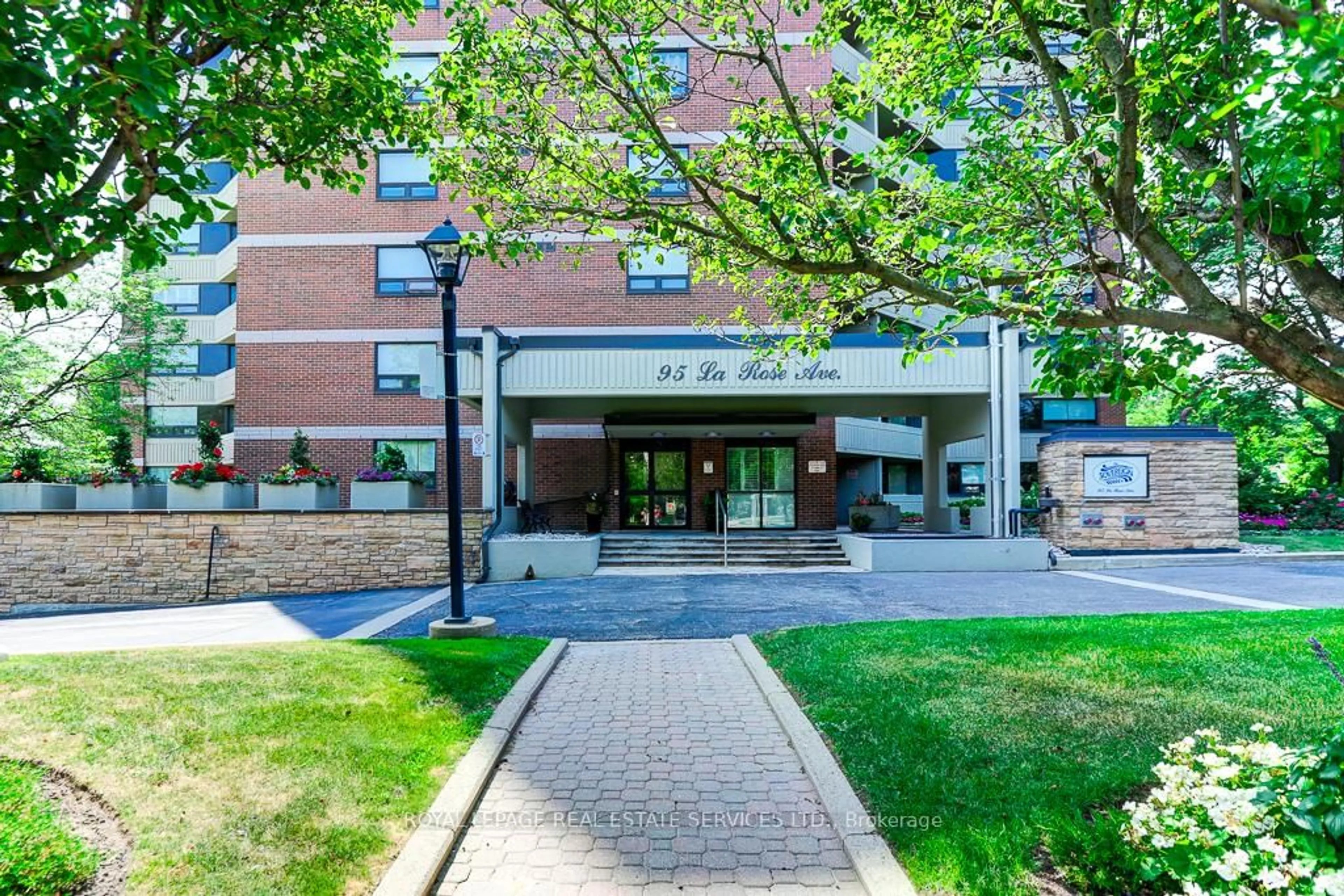 Indoor foyer for 95 La Rose Ave #704, Toronto Ontario M9P 3T2