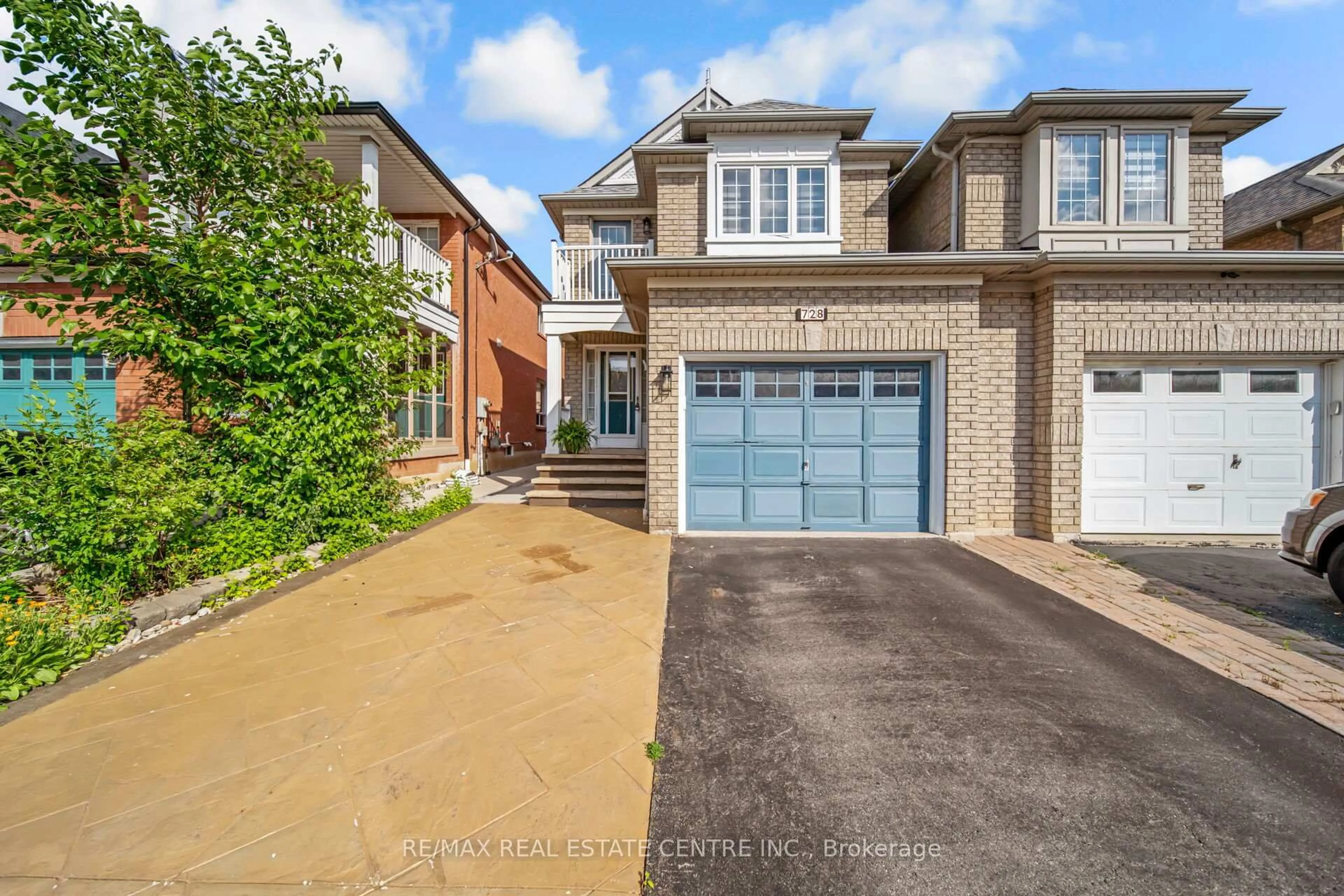 Home with brick exterior material, street for 728 Spanish Moss Tr, Mississauga Ontario L5W 1E6