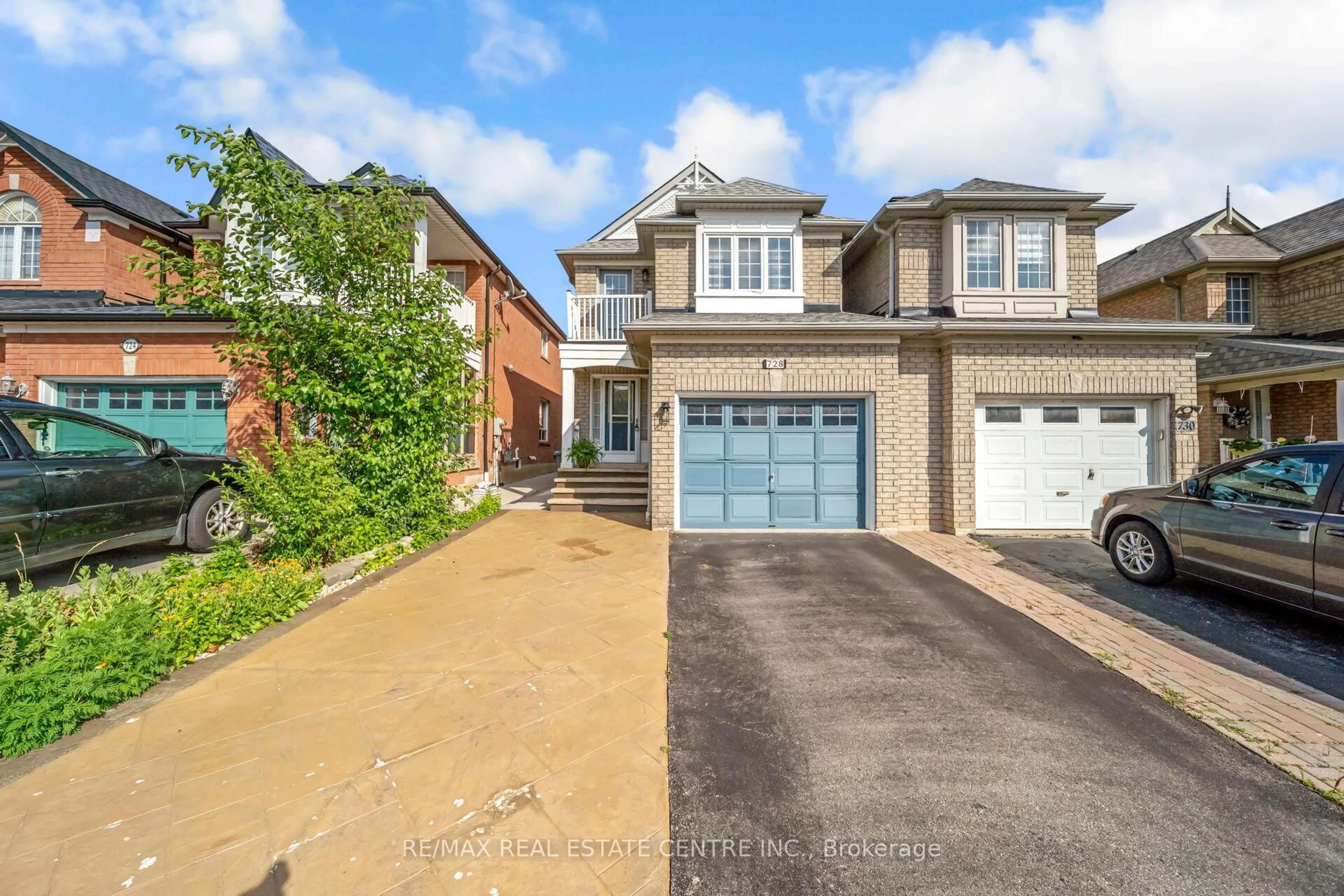 Home with brick exterior material, street for 728 Spanish Moss Tr, Mississauga Ontario L5W 1E6