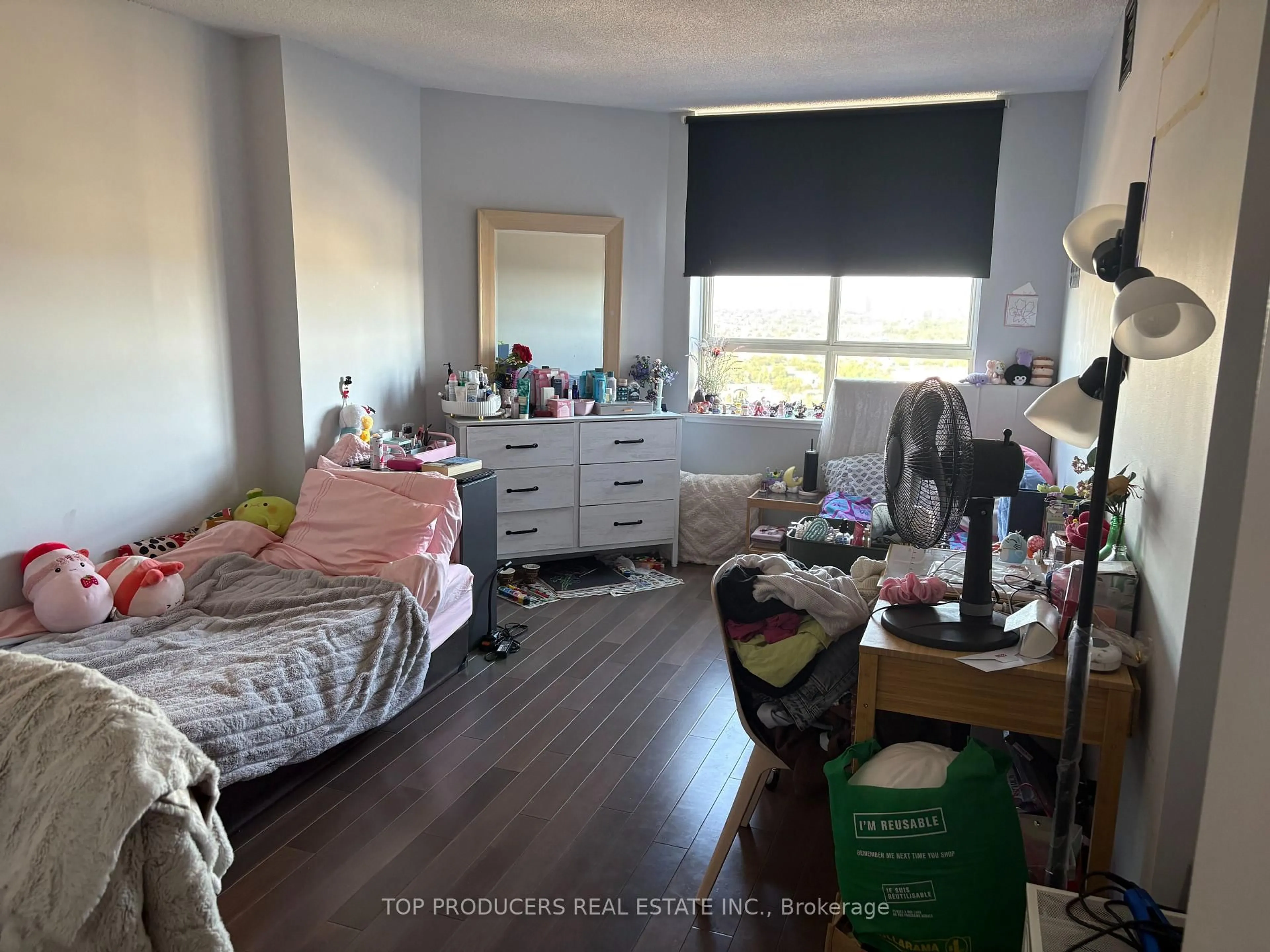 A pic of a room for 4205 Shipp Dr #2706, Mississauga Ontario L4Z 2Y9