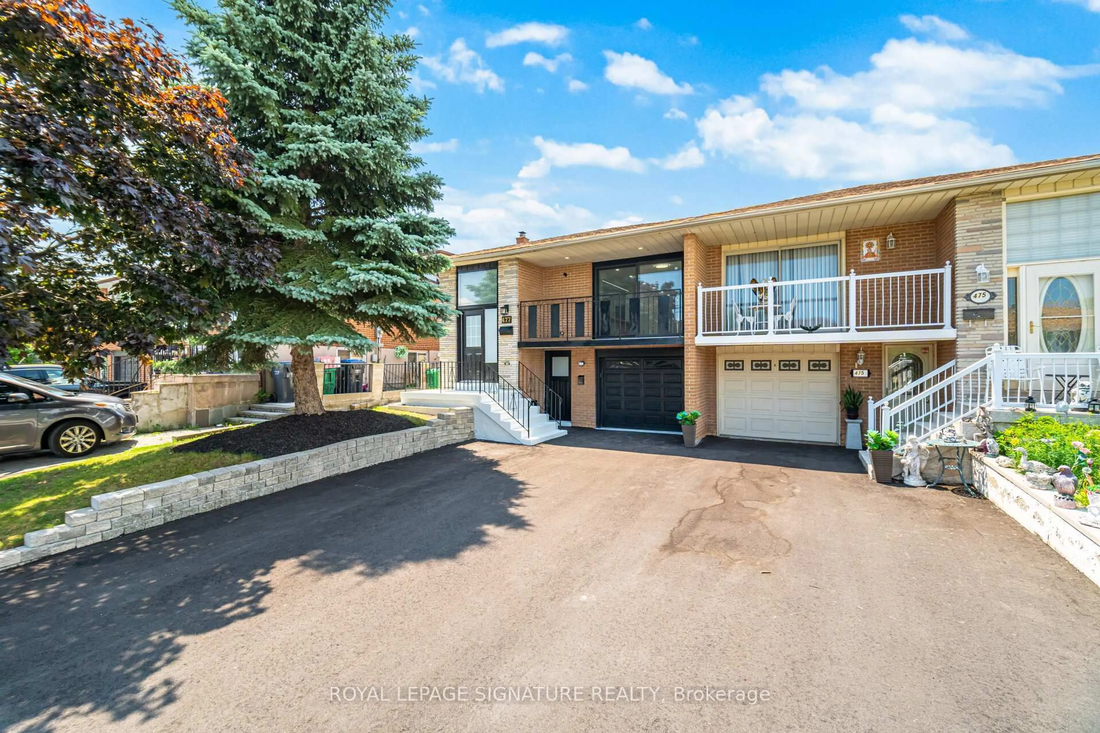 A pic from outside/outdoor area/front of a property/back of a property/a pic from drone, street for 477 Fergo Ave, Mississauga Ontario L5B 2J2