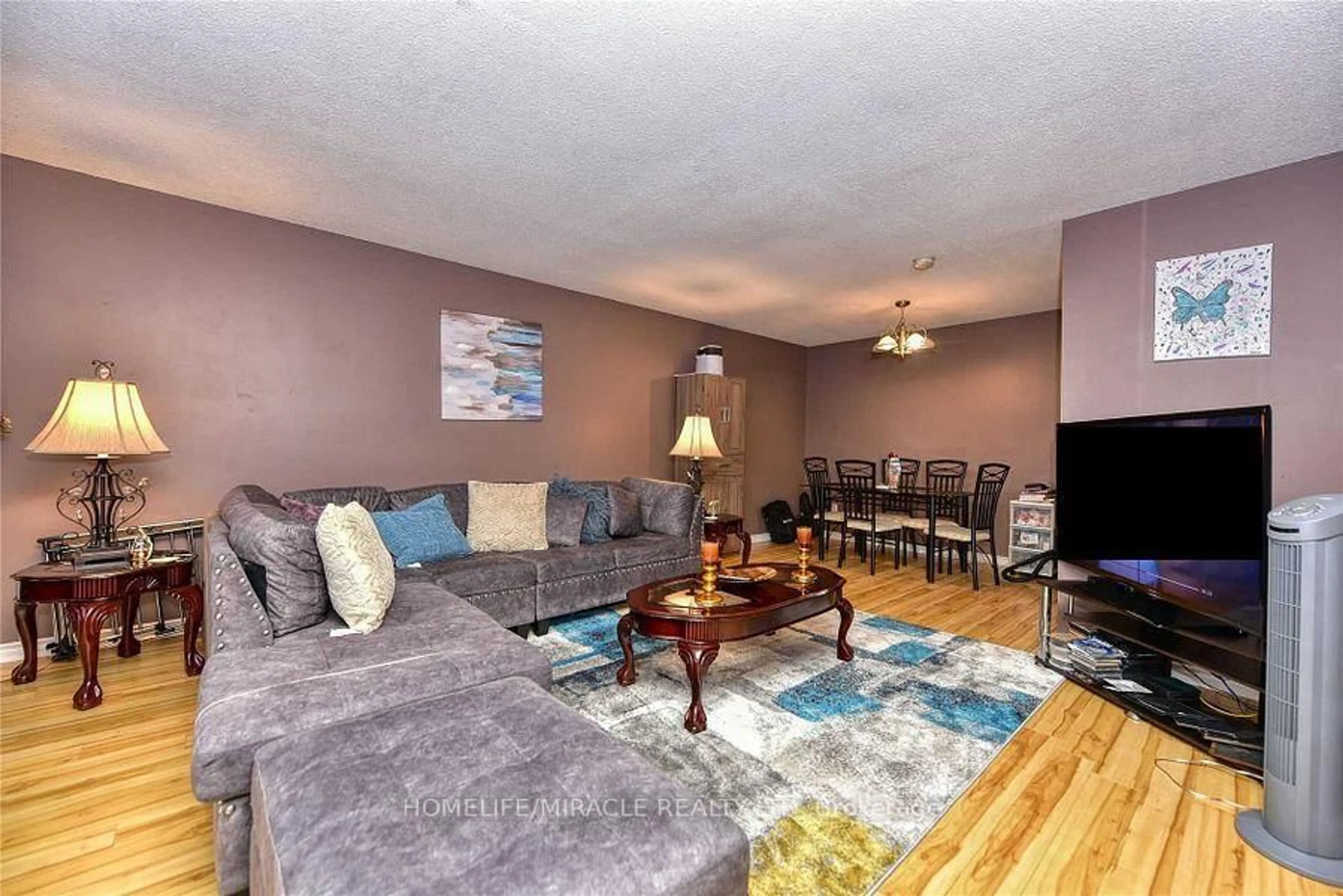 Living room with furniture, unknown for 9 Talbot St, Brampton Ontario L6X 2P4