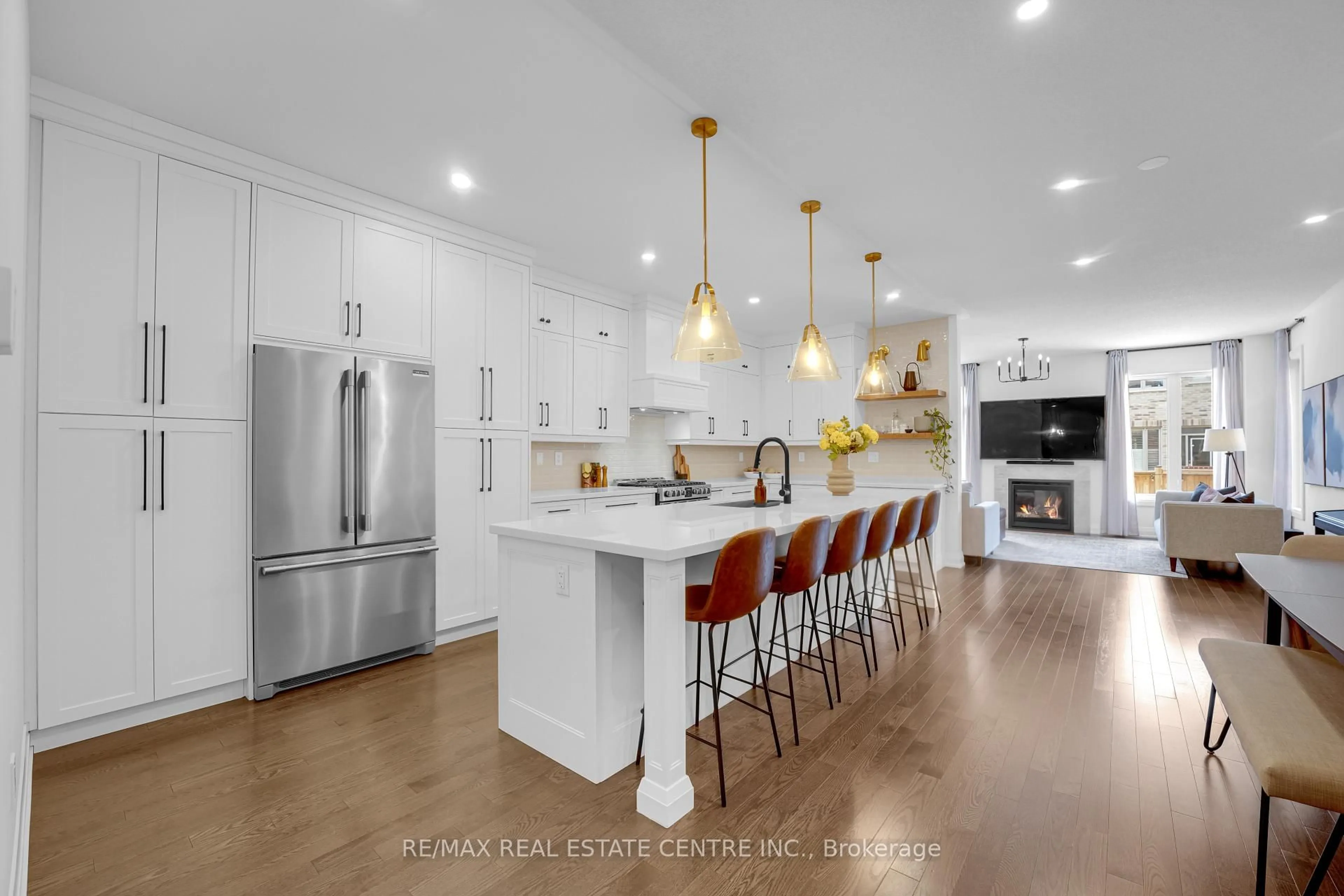 Open concept kitchen, unknown for 18 Quinton Rdge, Brampton Ontario L6Y 6J4