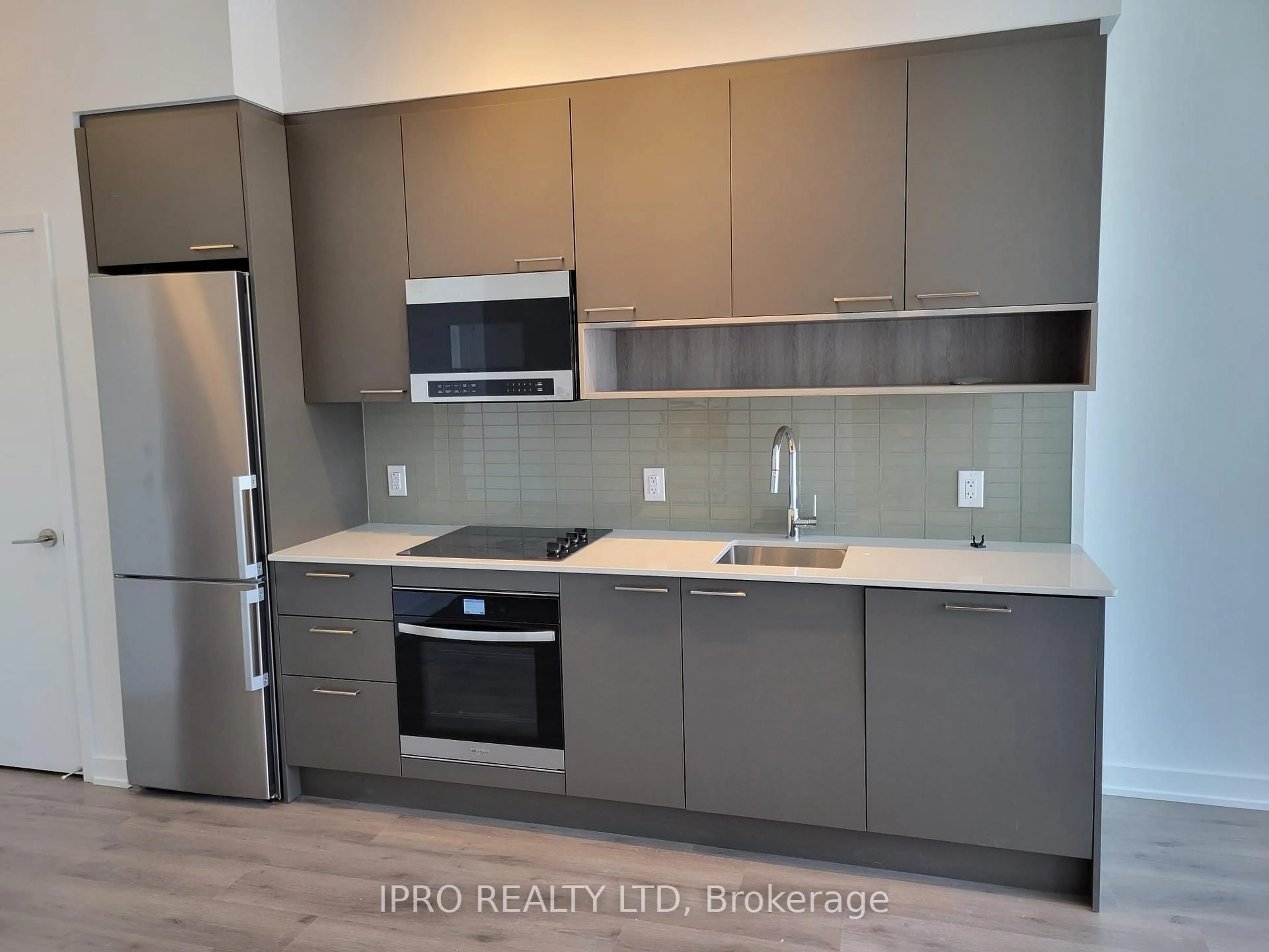 Standard kitchen, wood/laminate floor for 3005 Pine Glenn Rd #717, Oakville Ontario L6M 5P5
