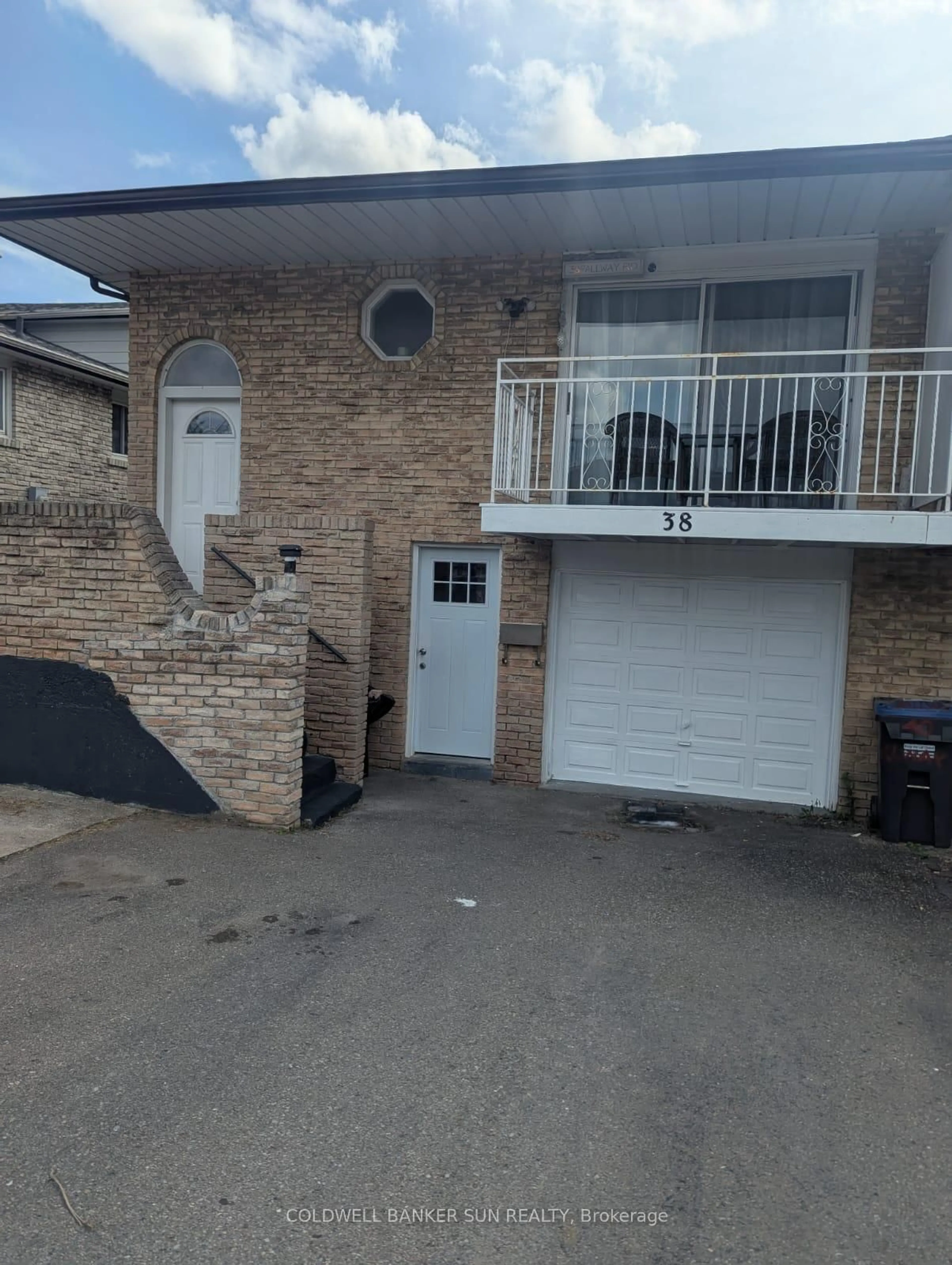 Unknown for 38 Fallway Rd, Brampton Ontario L6V 3H2