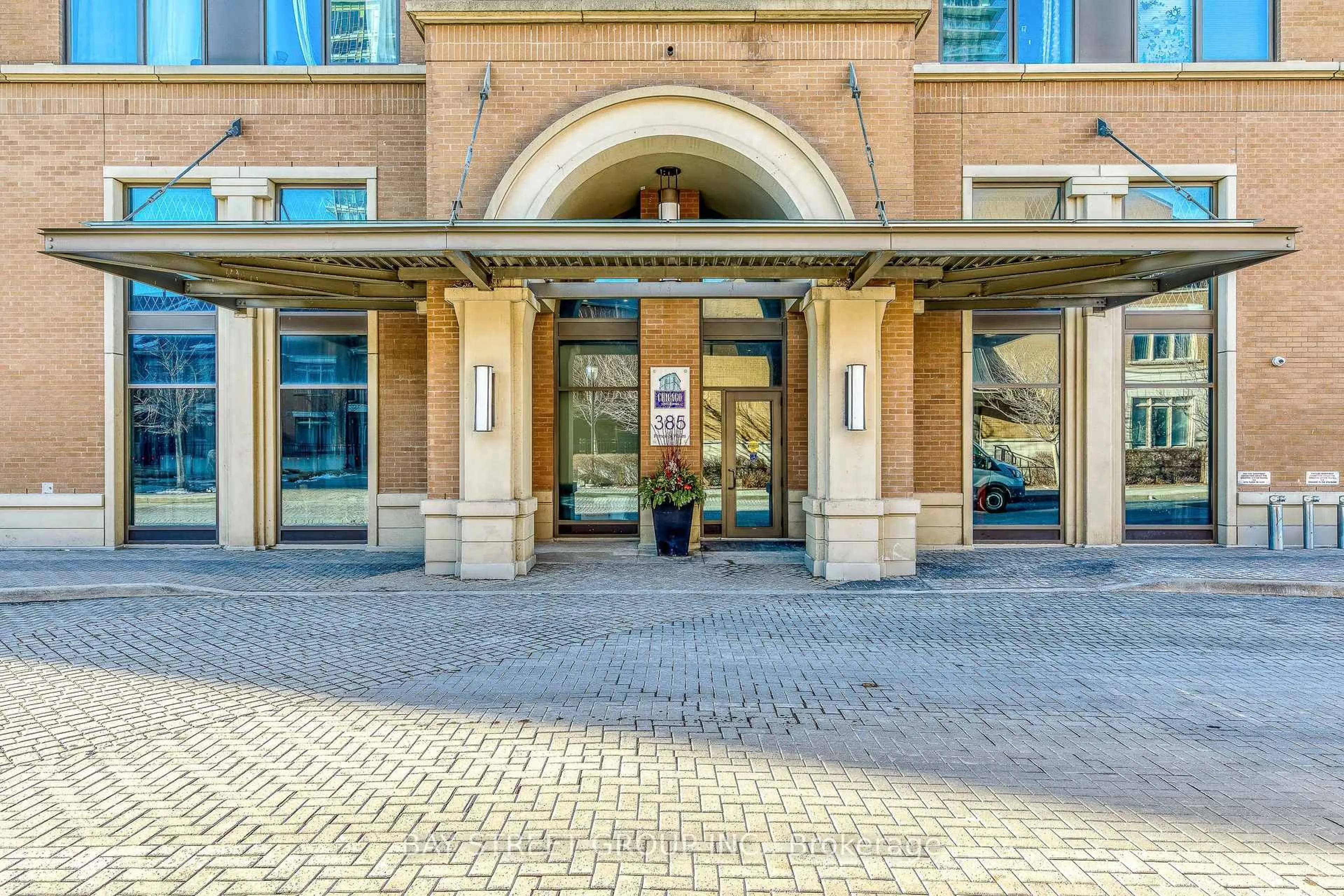 Indoor foyer for 385 Prince of Wales Dr #1406, Mississauga Ontario L5B 0C6