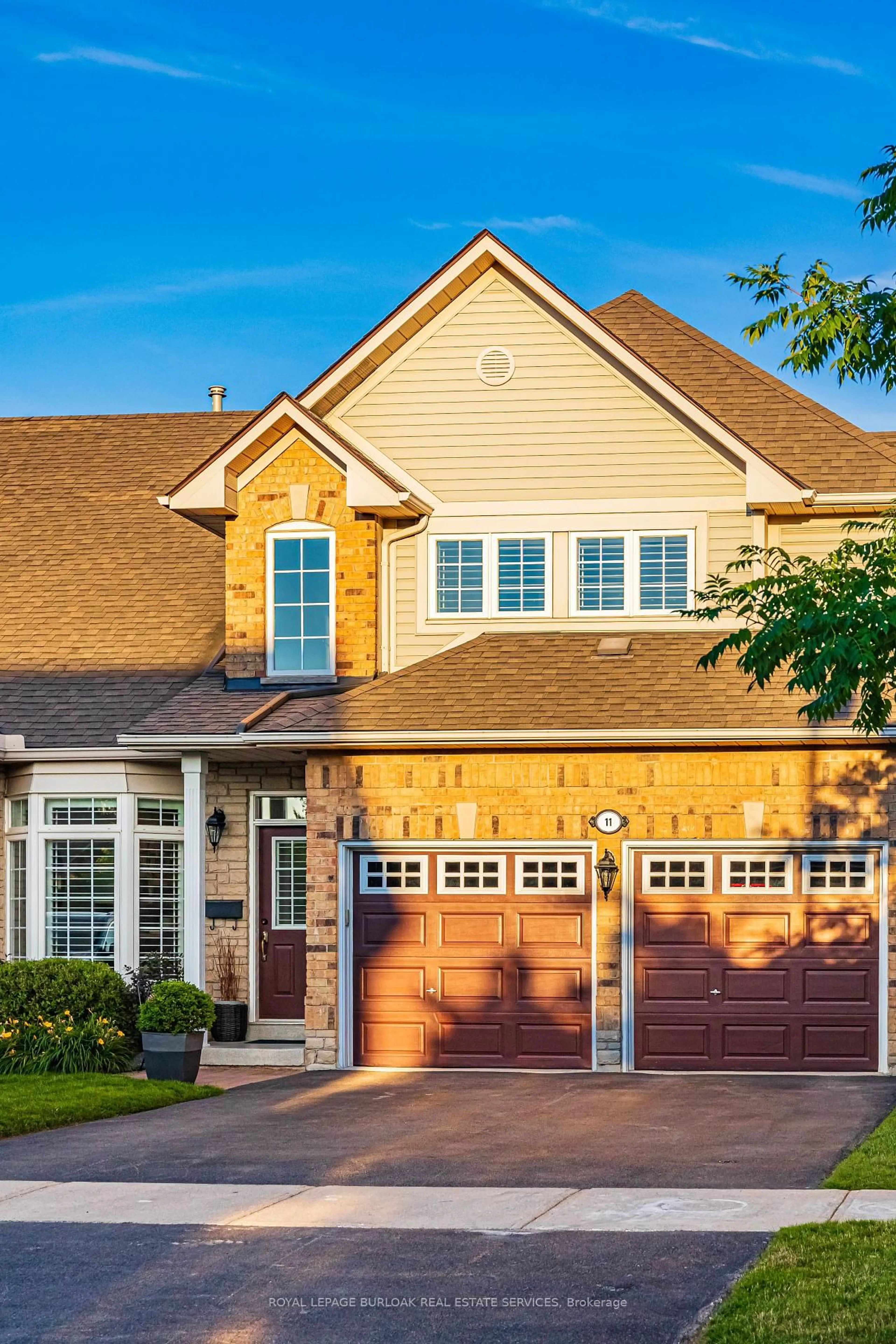 Home with brick exterior material, street for 4360 Millcroft Park Dr #11, Burlington Ontario L7M 4T7