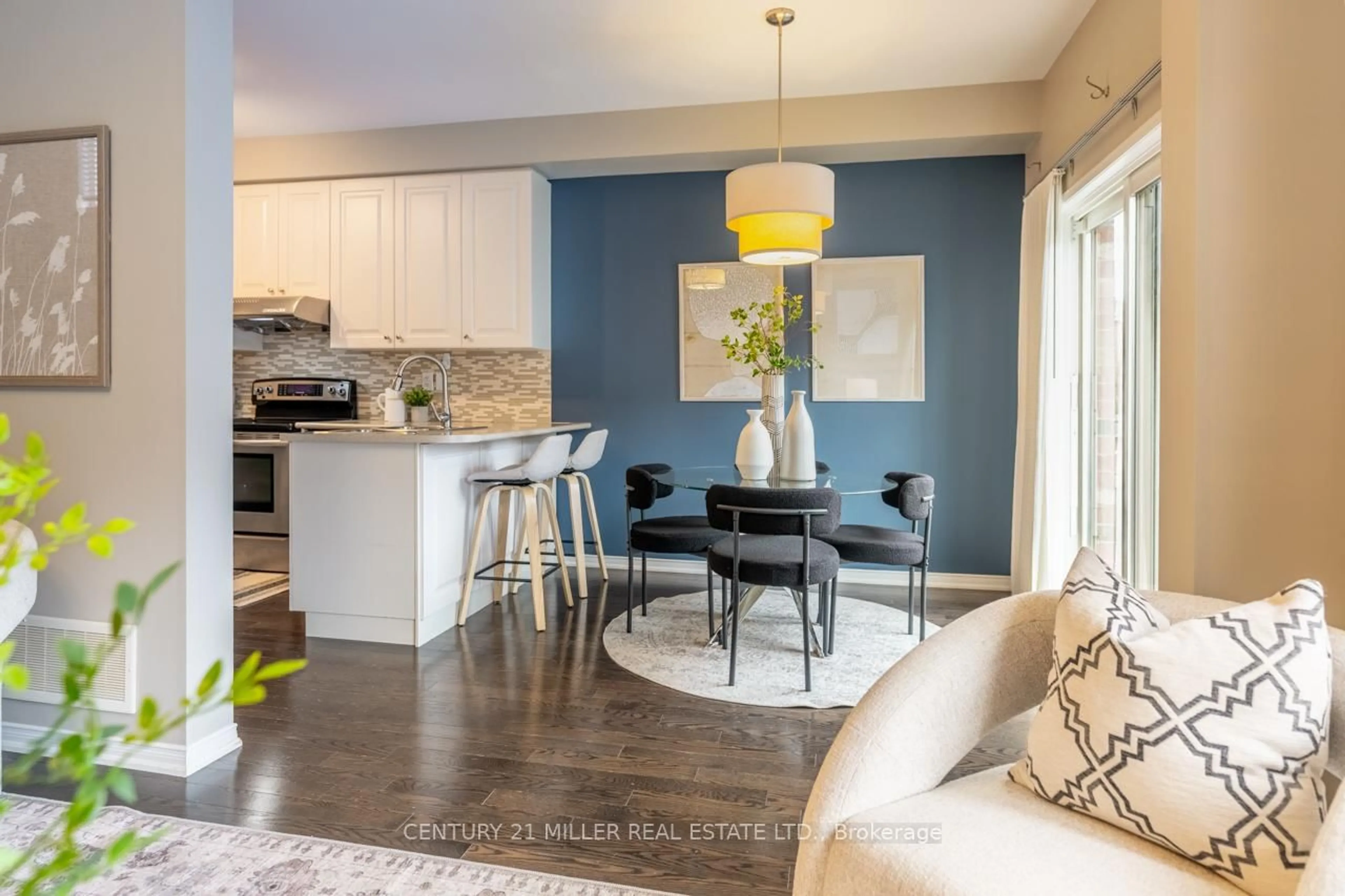 Open concept kitchen, unknown for 4683 Kurtz Rd, Burlington Ontario L7M 0G1