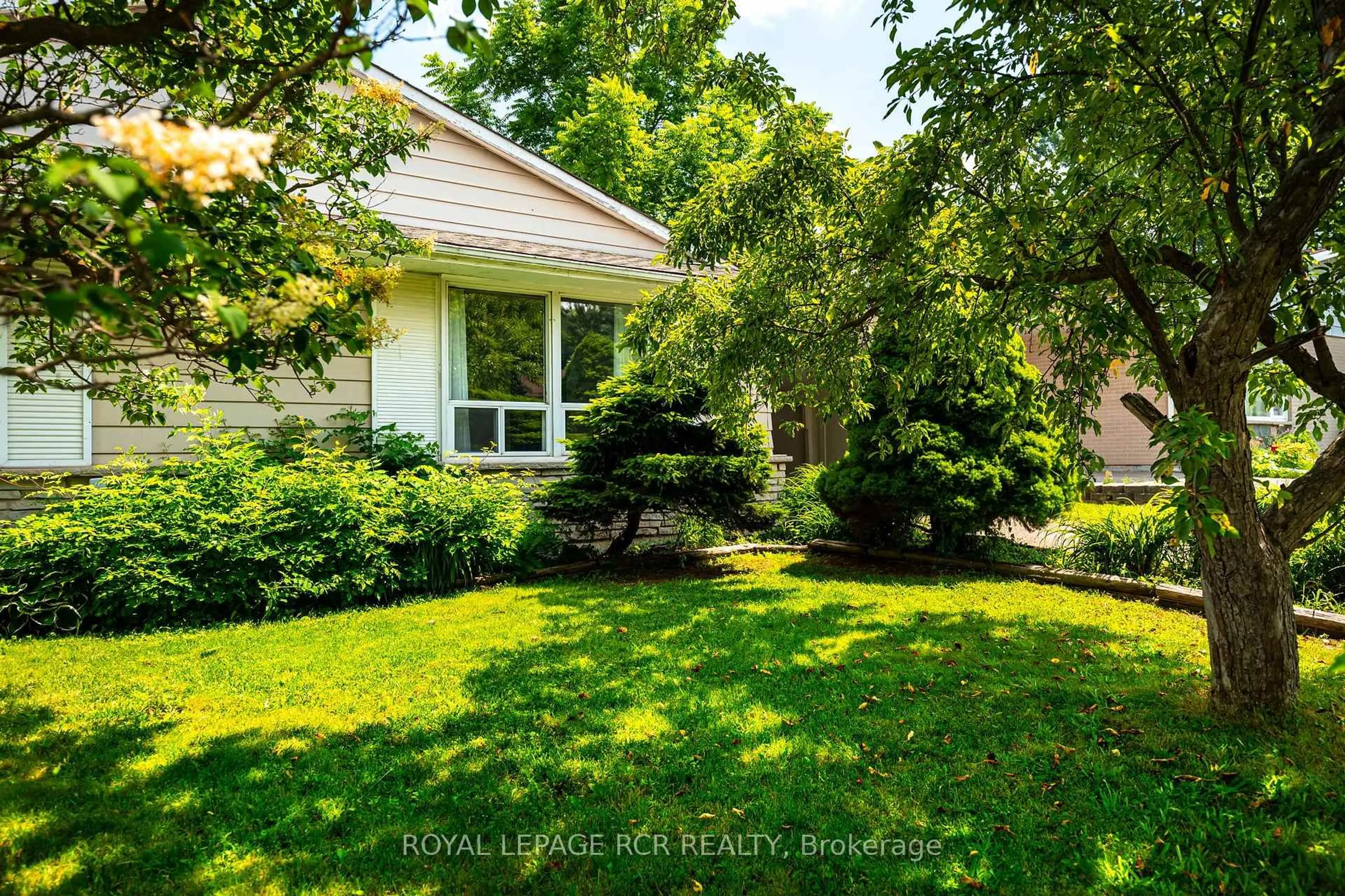 A pic from outside/outdoor area/front of a property/back of a property/a pic from drone, street for 63 Church St, Orangeville Ontario L9W 1N9