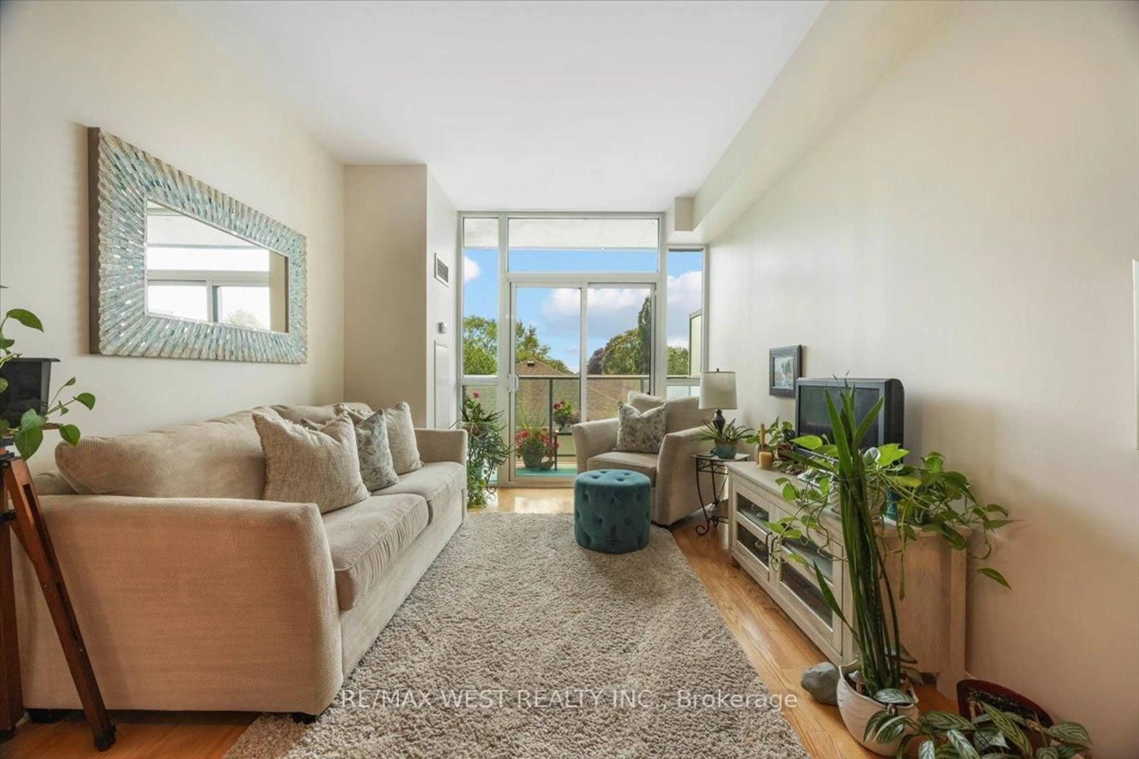 Living room with furniture, unknown for 3391 Bloor St #306, Toronto Ontario M8X 1G3