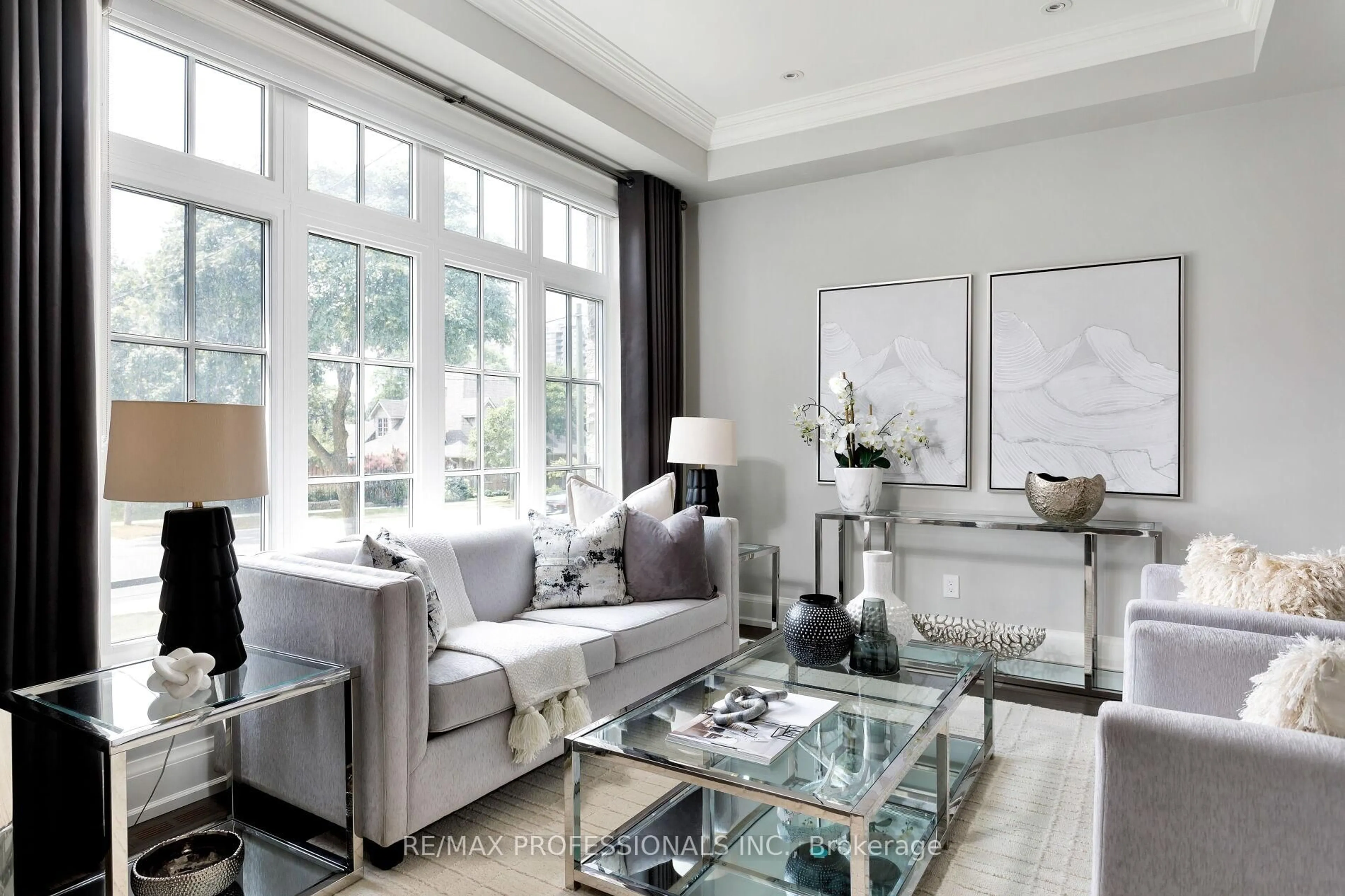 Living room with furniture, unknown for 38 Lorene Dr, Toronto Ontario M9B 1X8