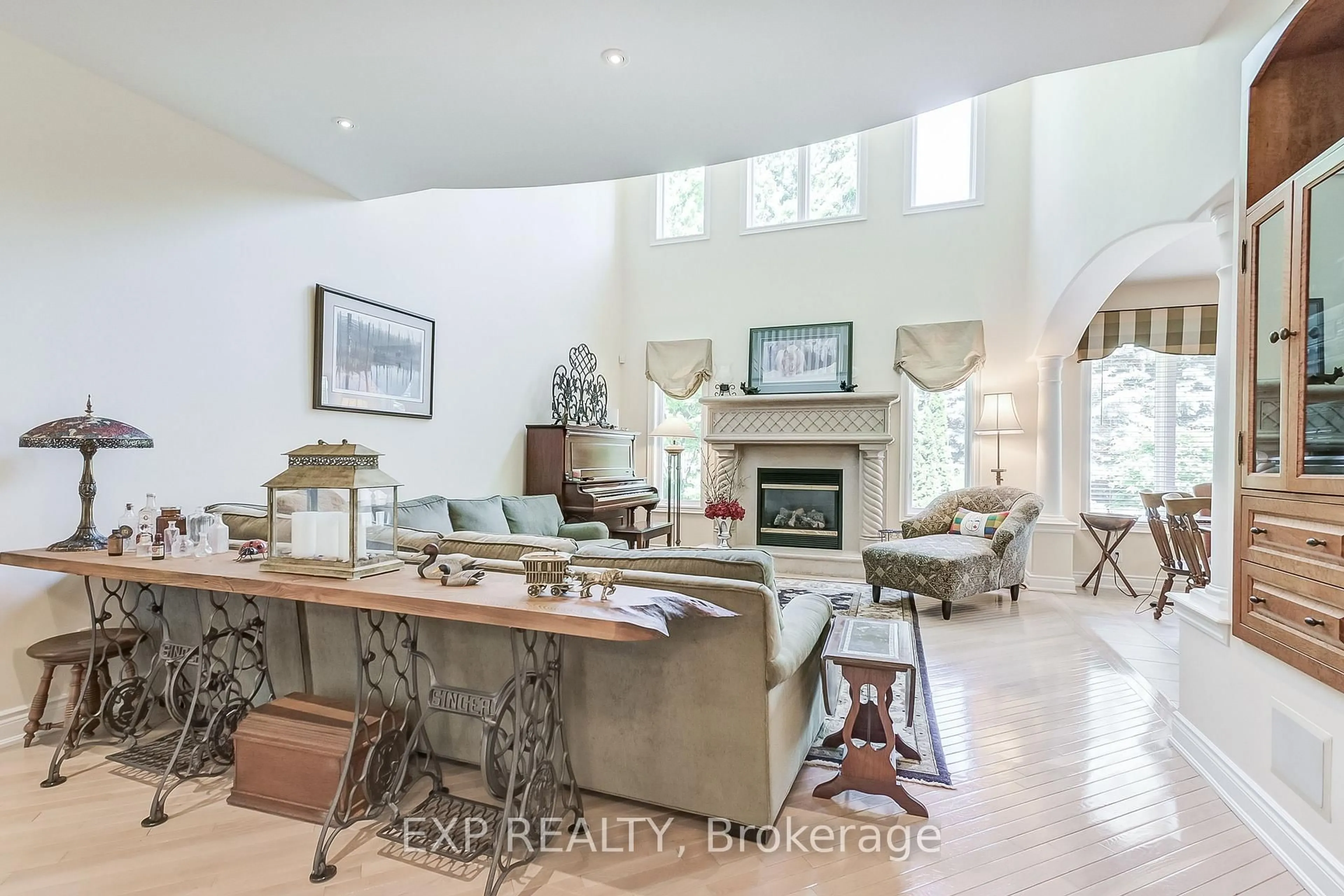 Unknown for 806 Hidden Grove Lane, Mississauga Ontario L5H 4L3