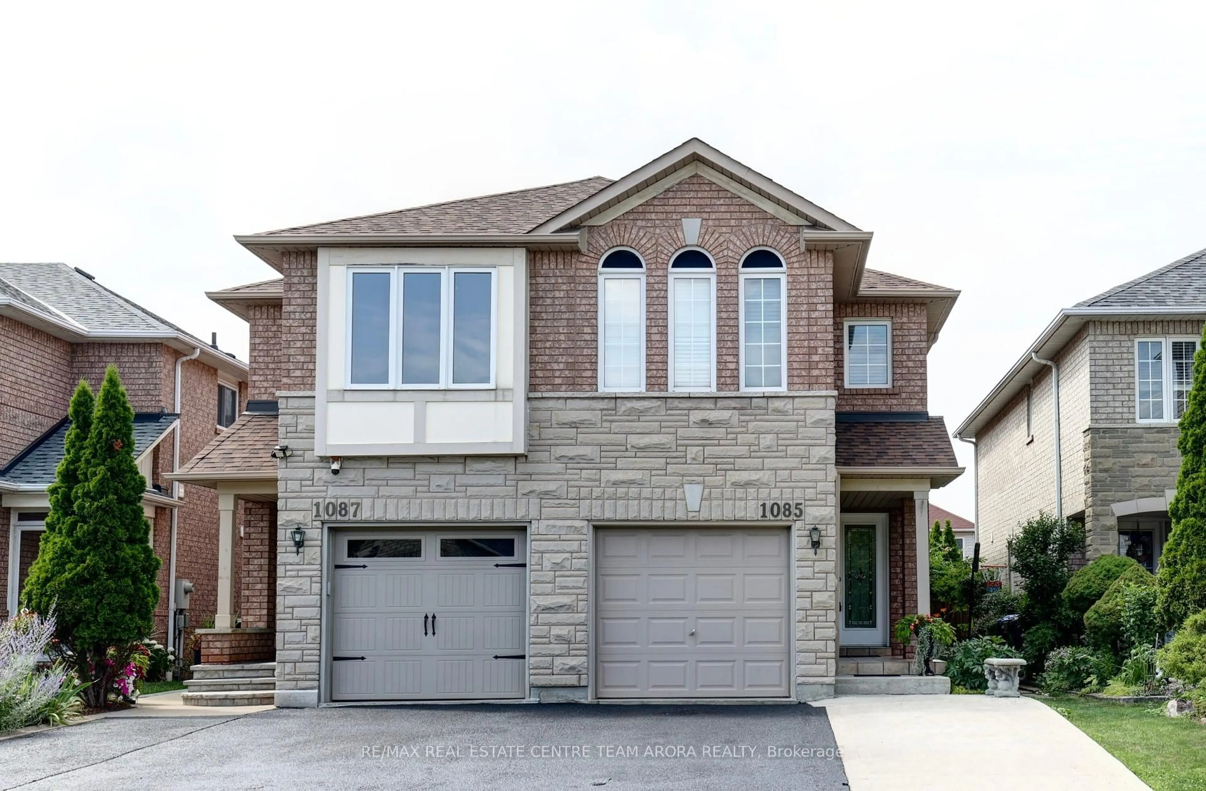 Home with brick exterior material, street for 1085 Foxglove Pl, Mississauga Ontario L5V 2N5
