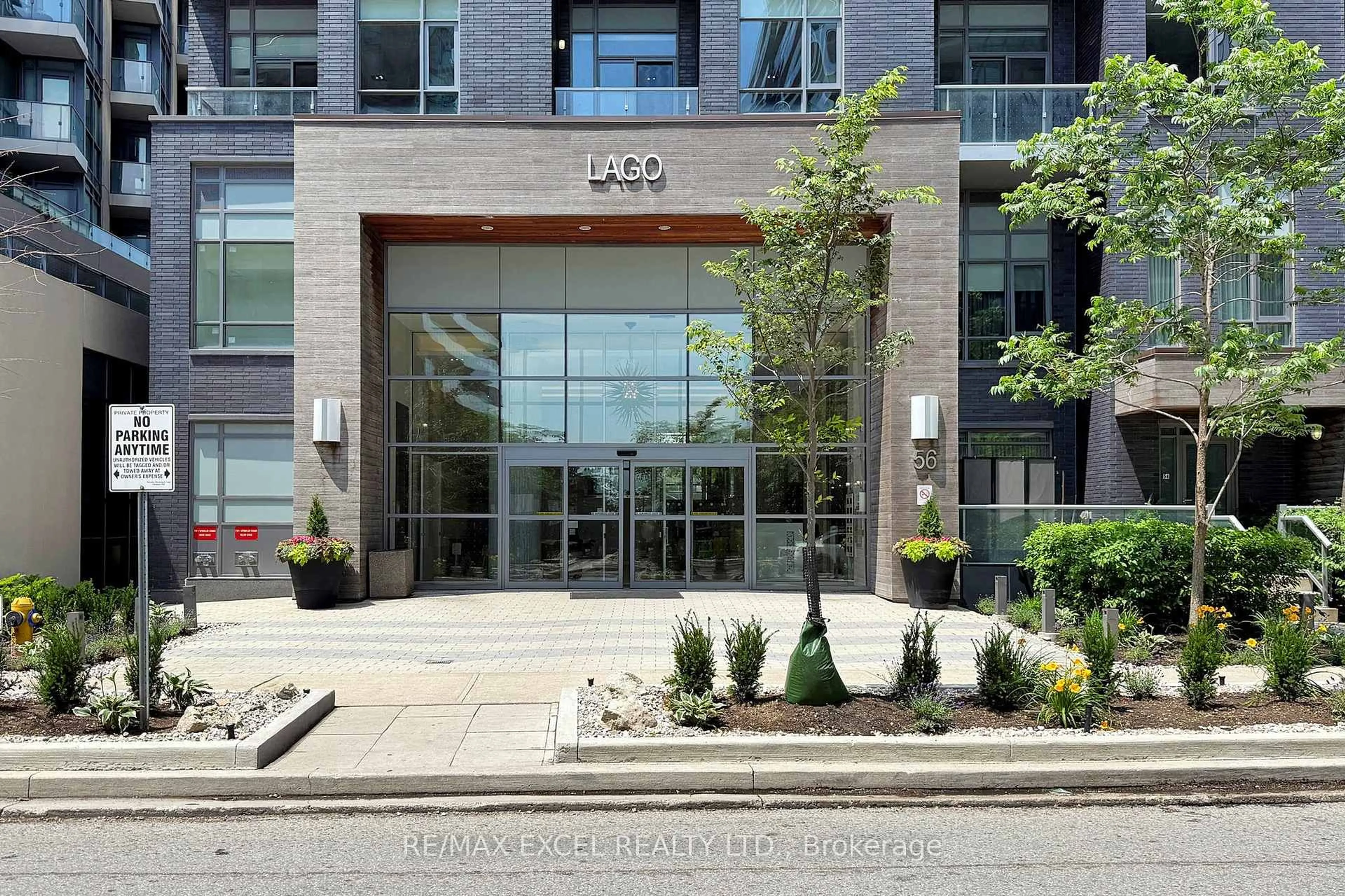 Indoor foyer for 56 Annie Craig Dr #312, Toronto Ontario M8V 0C4