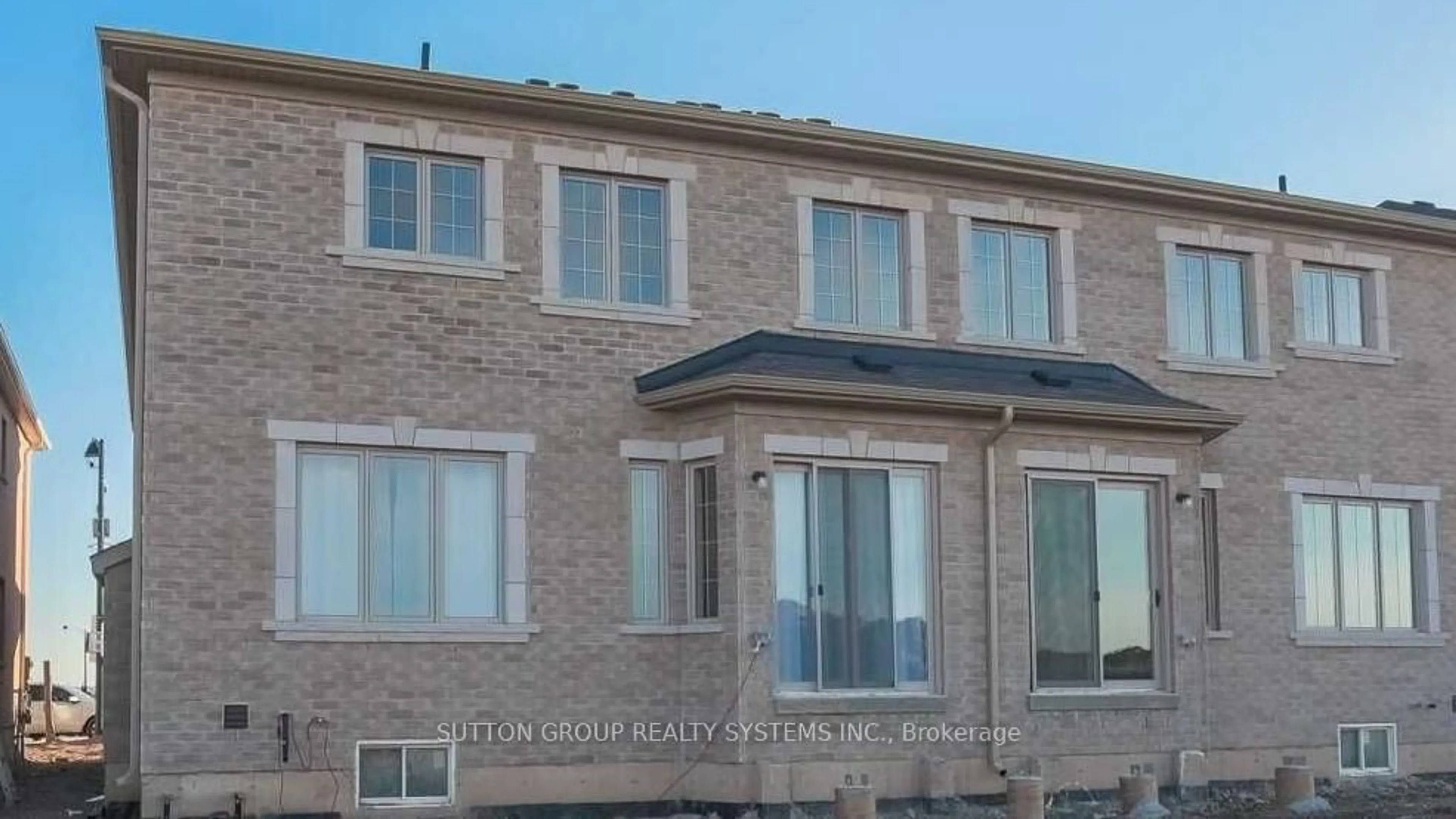 Home with brick exterior material, building for 1439 Chretien St, Milton Ontario L9E 1J1
