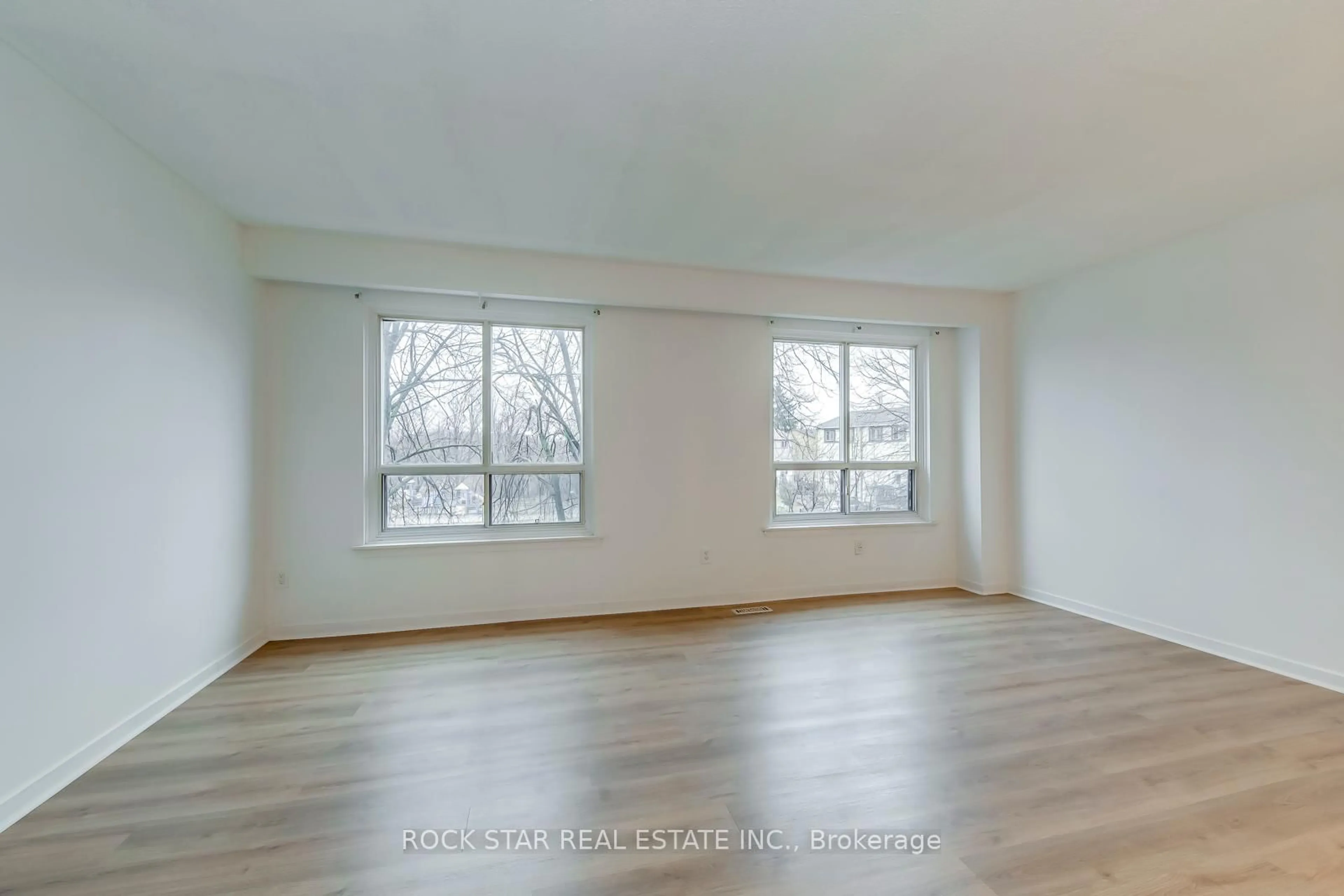 A pic of a room for 5 Moregate Cres #69, Brampton Ontario L6S 3K9