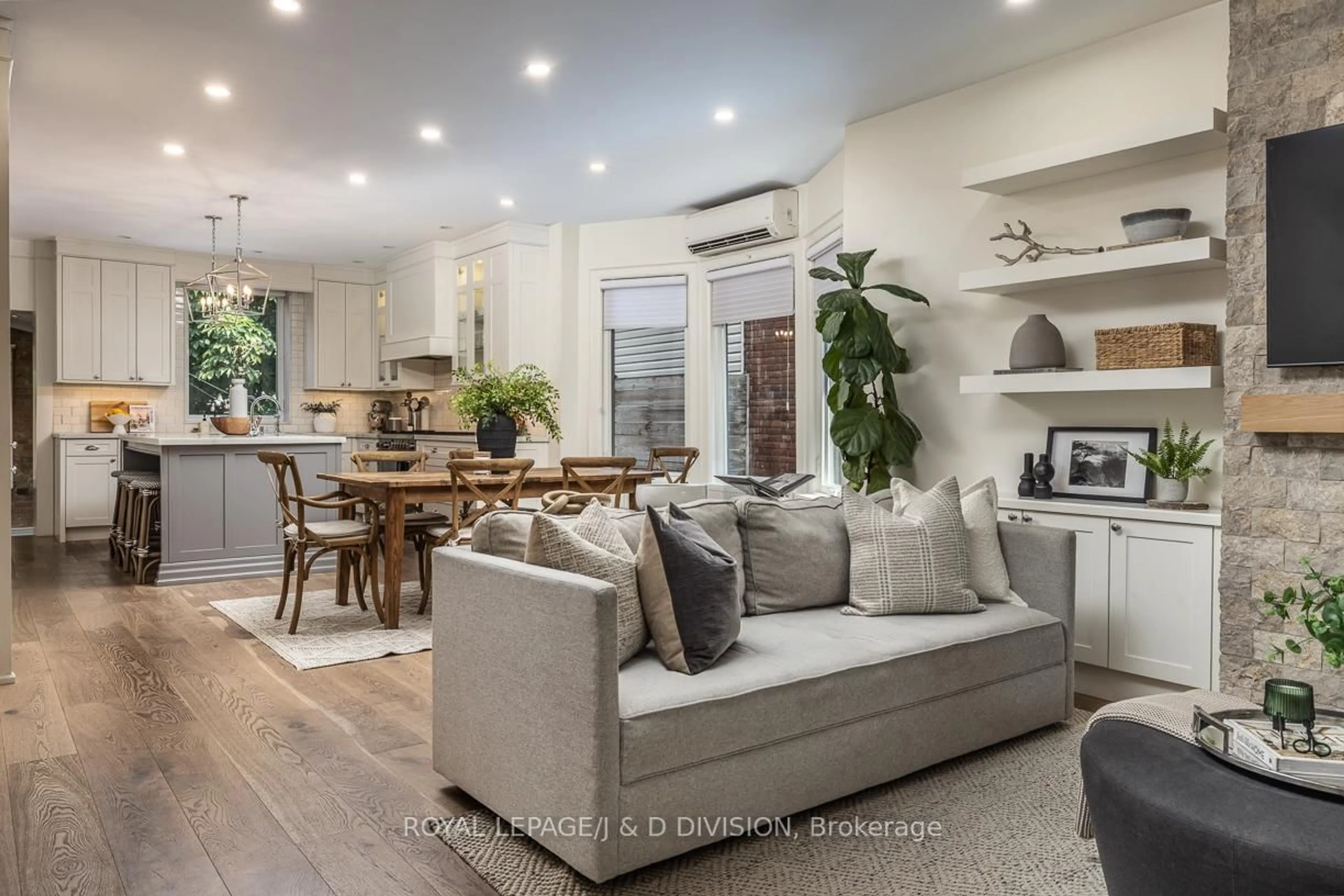 Open concept kitchen, unknown for 8 Geoffrey St, Toronto Ontario M6R 1P3
