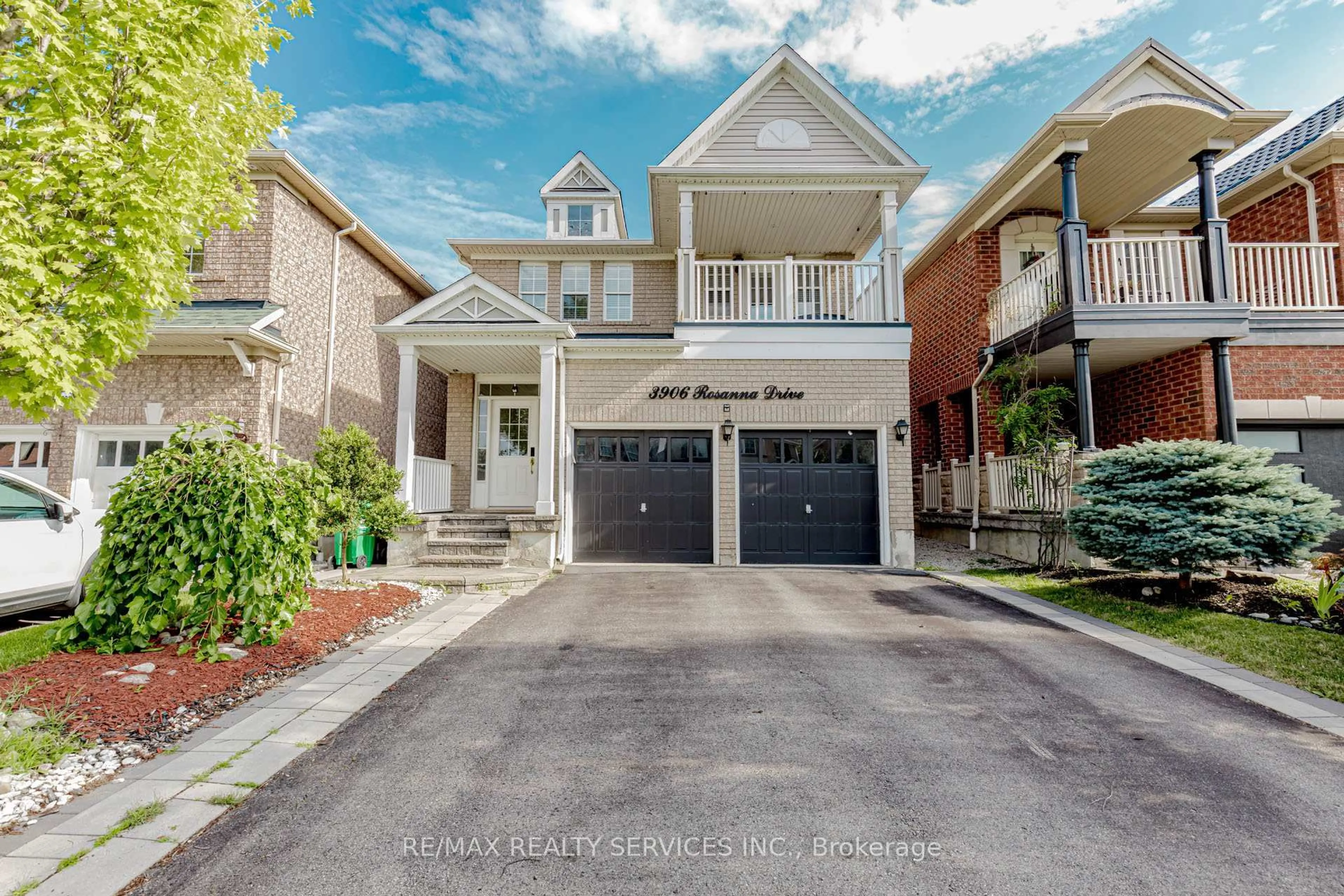 Home with brick exterior material, street for 3906 Rosanna Dr, Mississauga Ontario L5M 7Y2