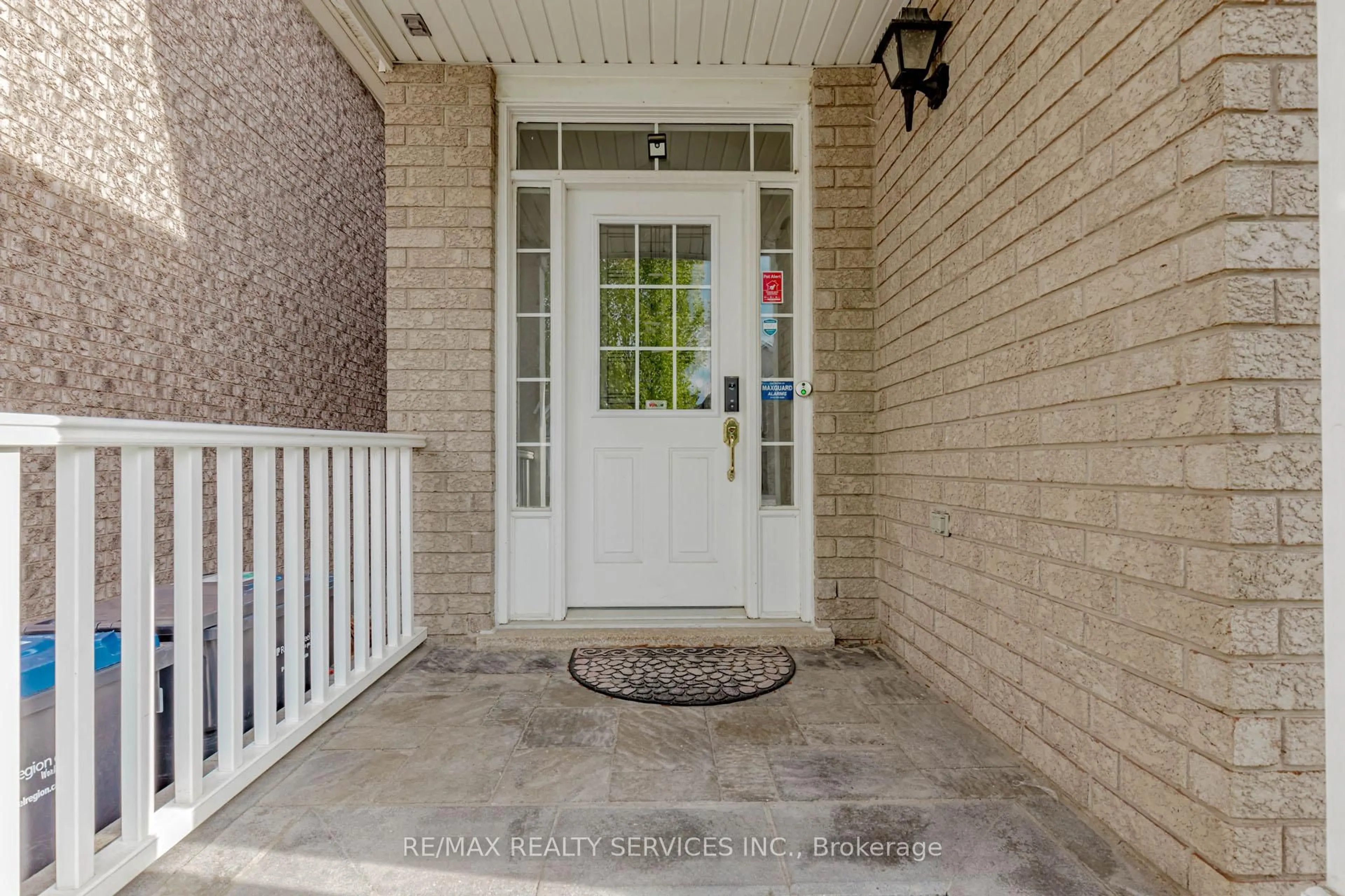 Indoor entryway for 3906 Rosanna Dr, Mississauga Ontario L5M 7Y2