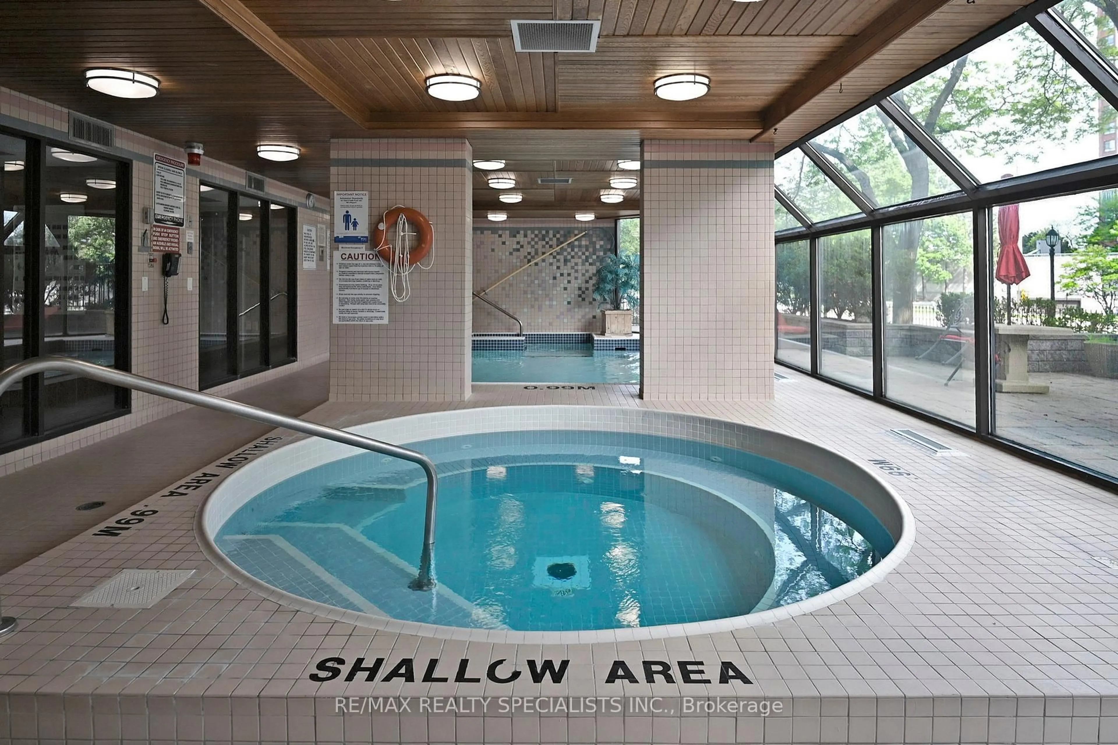 Pool for 4235 Sherwoodtowne Blvd #802, Mississauga Ontario L4Z 1W3