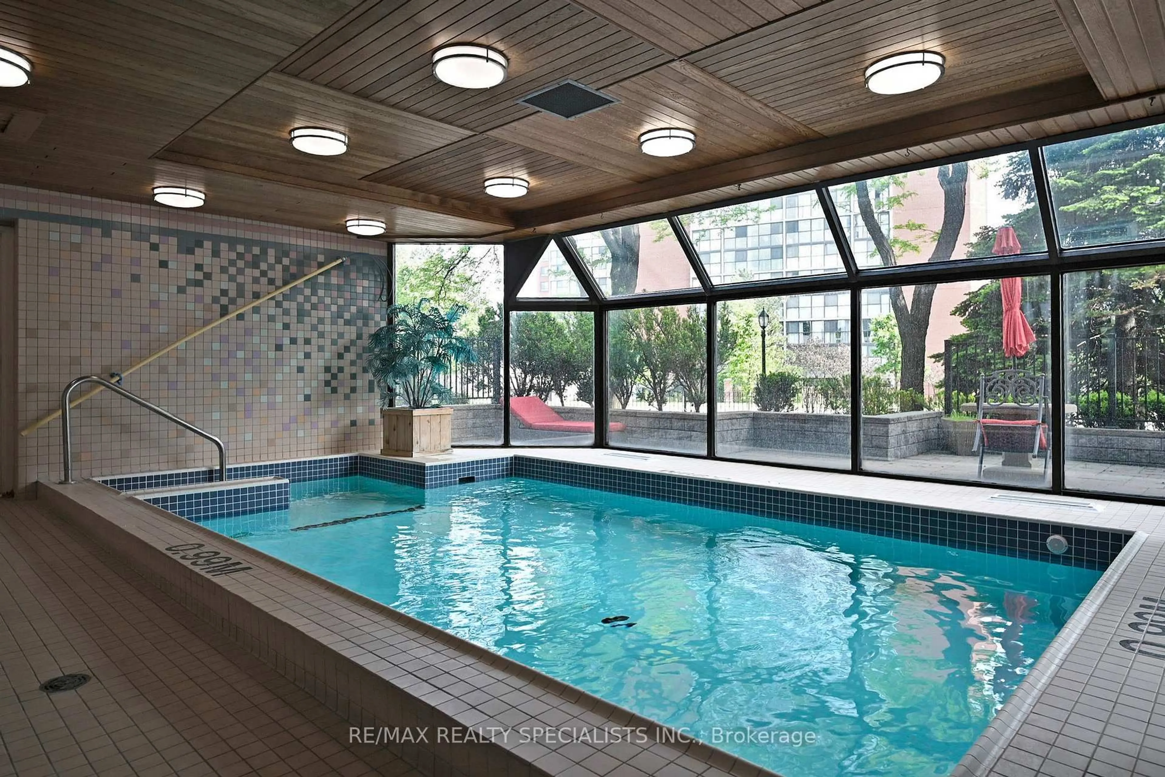 Pool for 4235 Sherwoodtowne Blvd #802, Mississauga Ontario L4Z 1W3