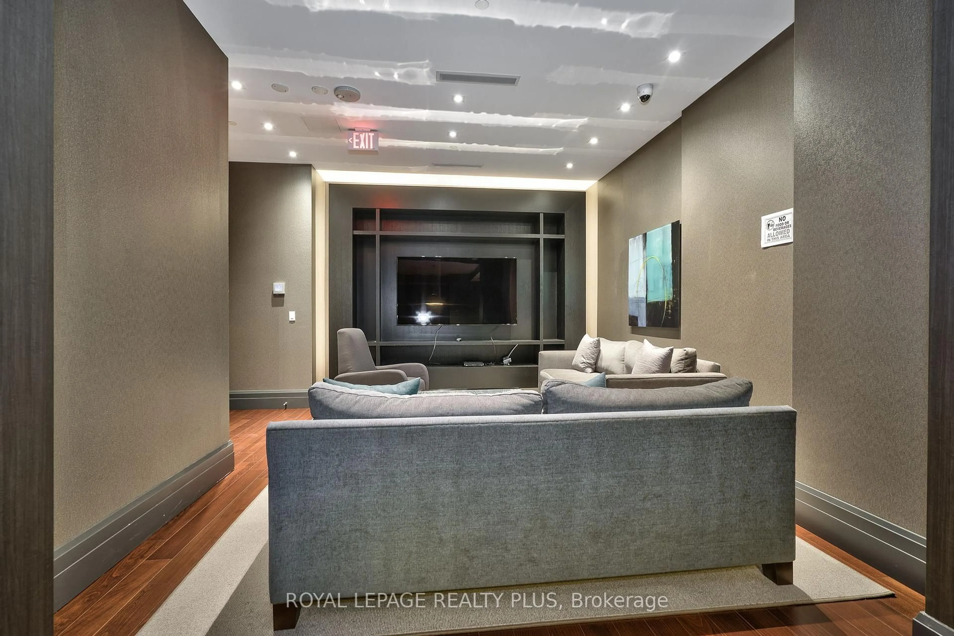 Home theater for 65 Speers Rd #406, Oakville Ontario L6K 0J1