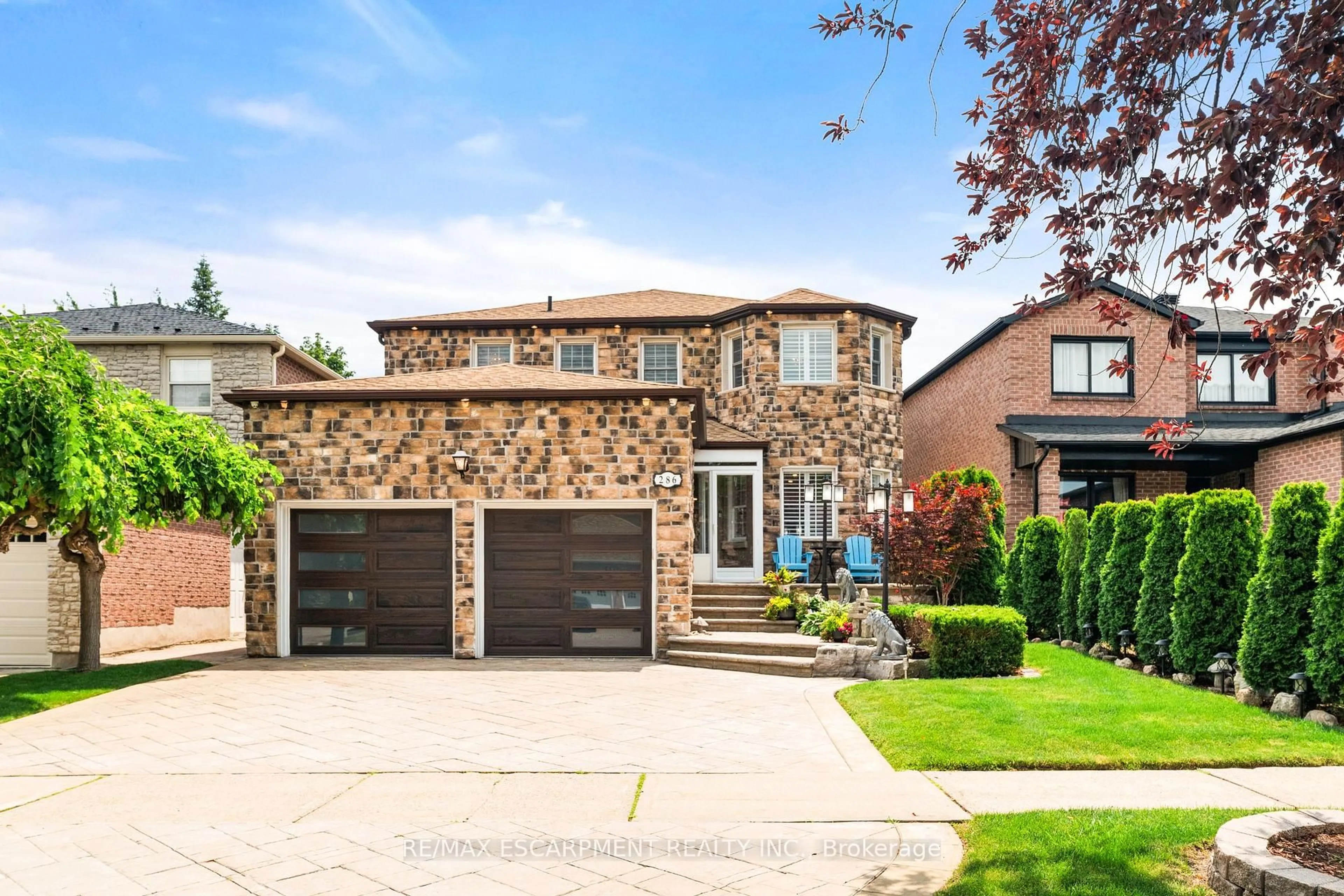 Home with brick exterior material, street for 286 Winfield Terr, Mississauga Ontario L5R 1N3