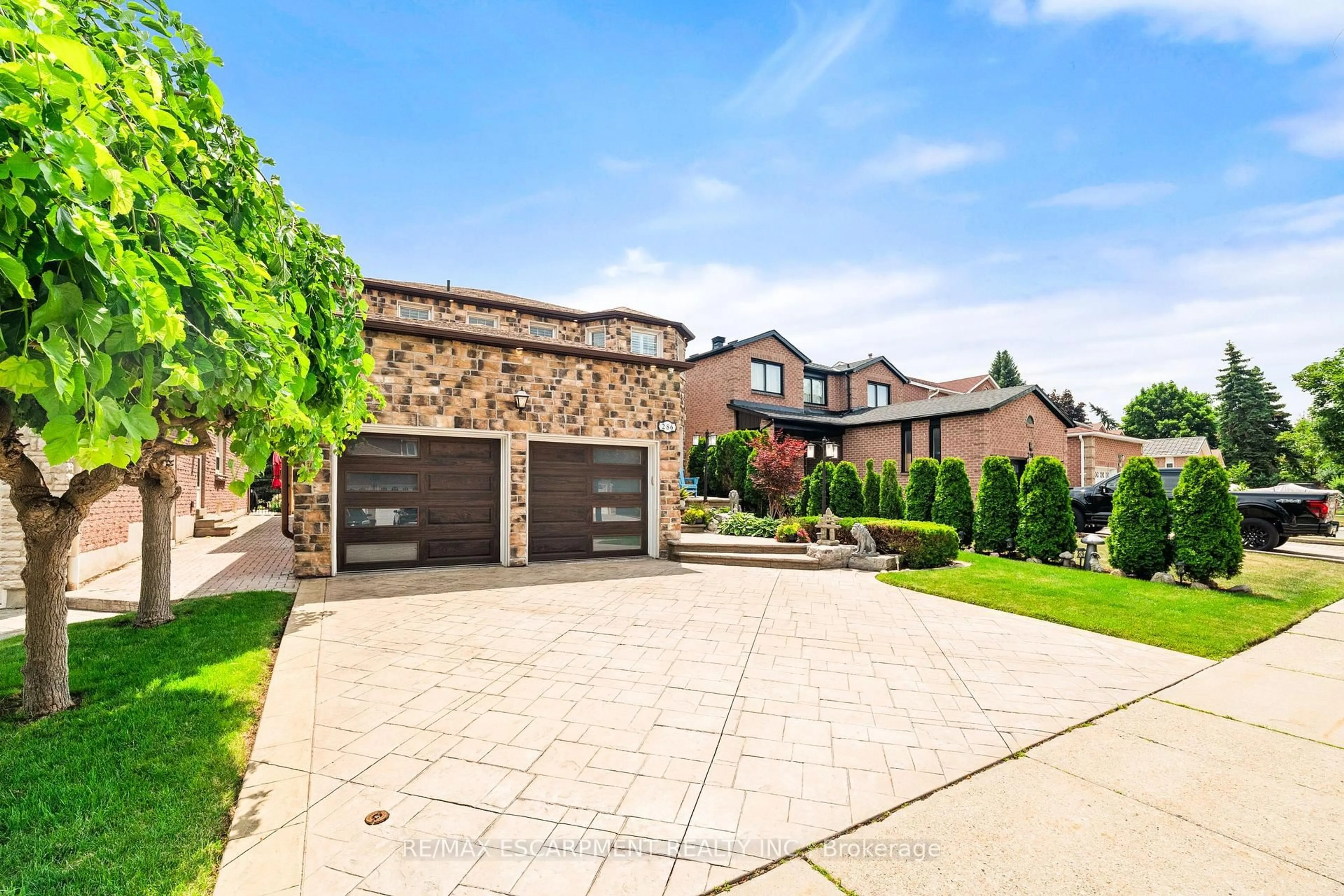 Home with brick exterior material, street for 286 Winfield Terr, Mississauga Ontario L5R 1N3