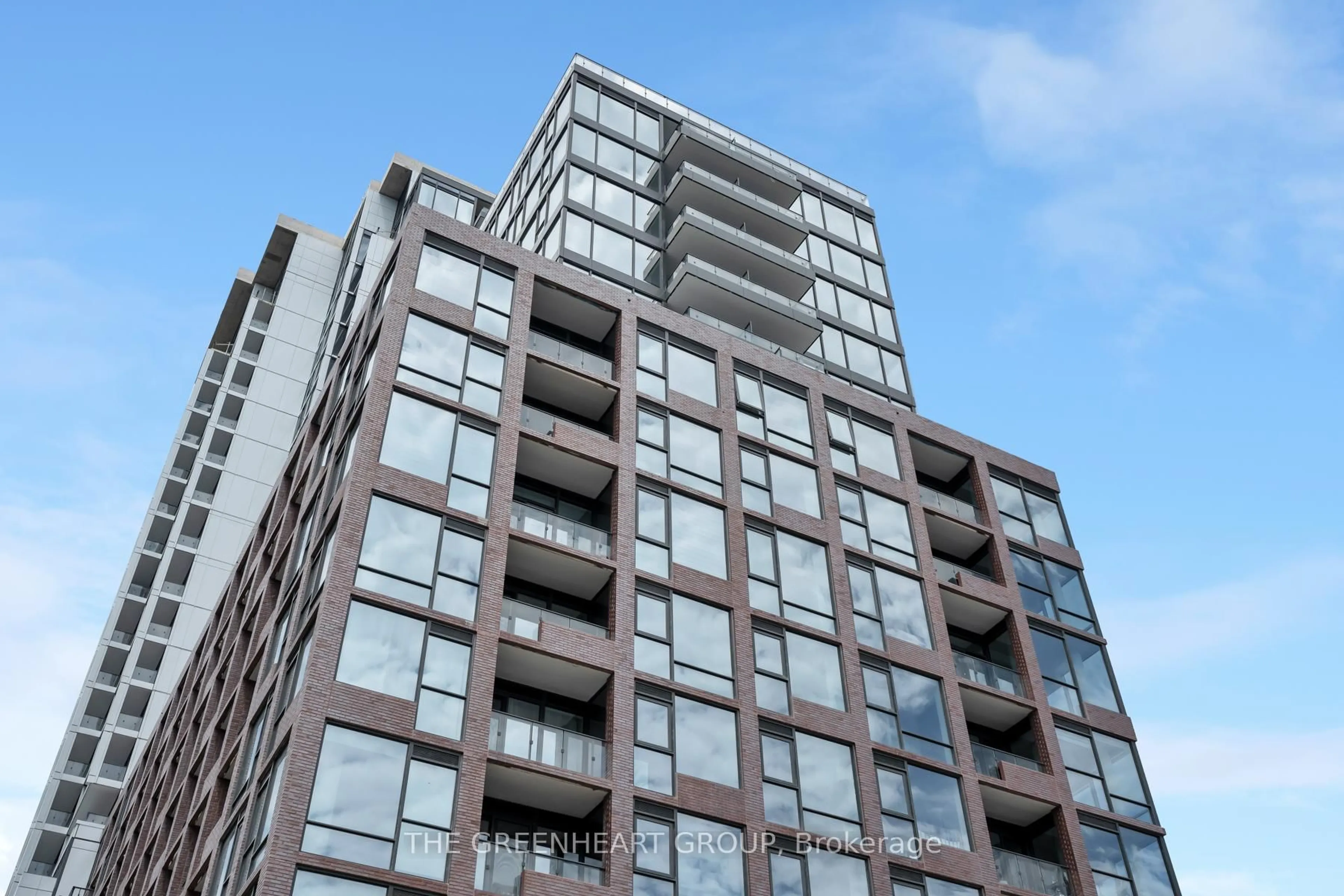 Unknown for 28 Ann St #308, Mississauga Ontario L5G 0E1