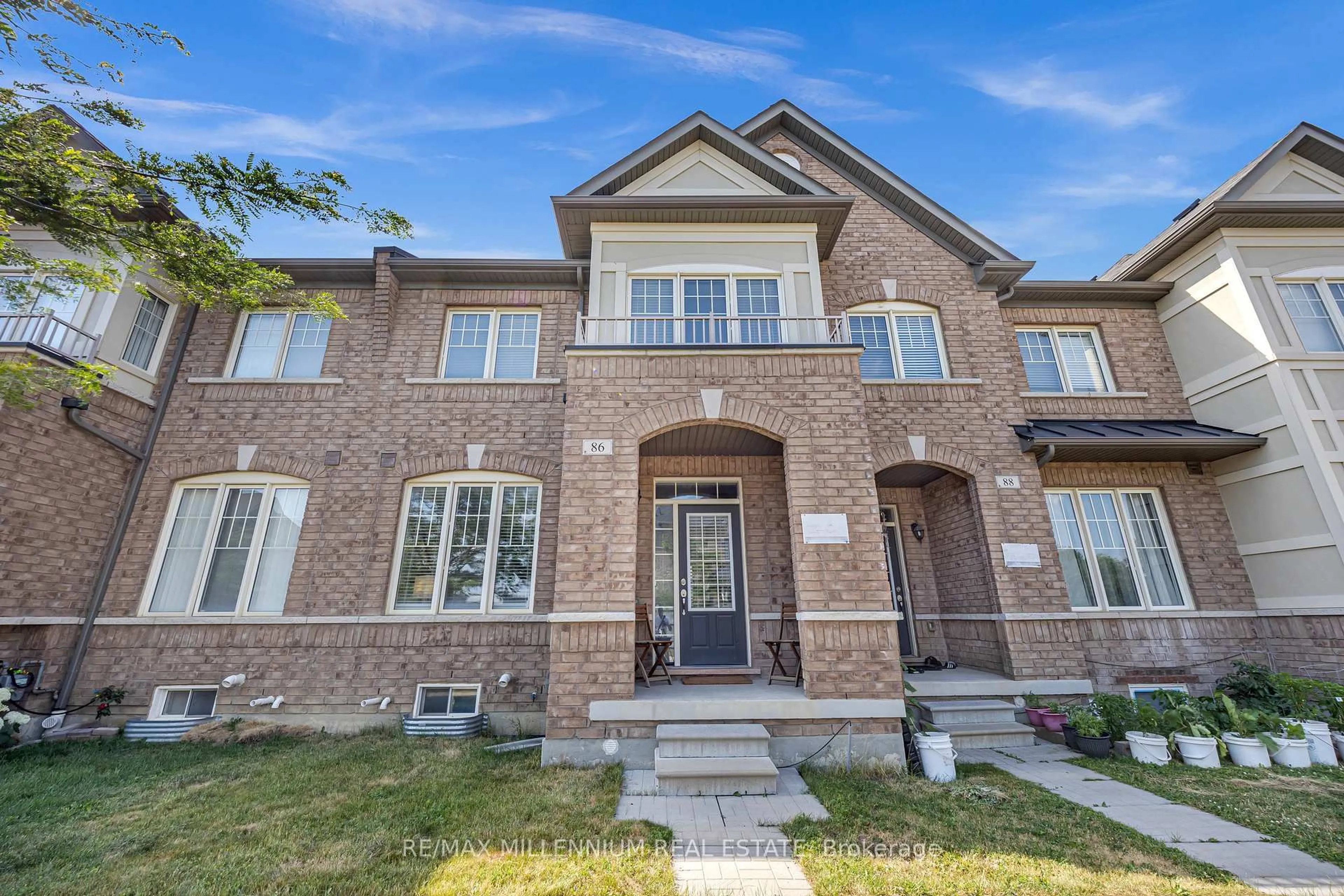Home with brick exterior material, street for 86 Saint Dennis Rd, Brampton Ontario L6R 0B6