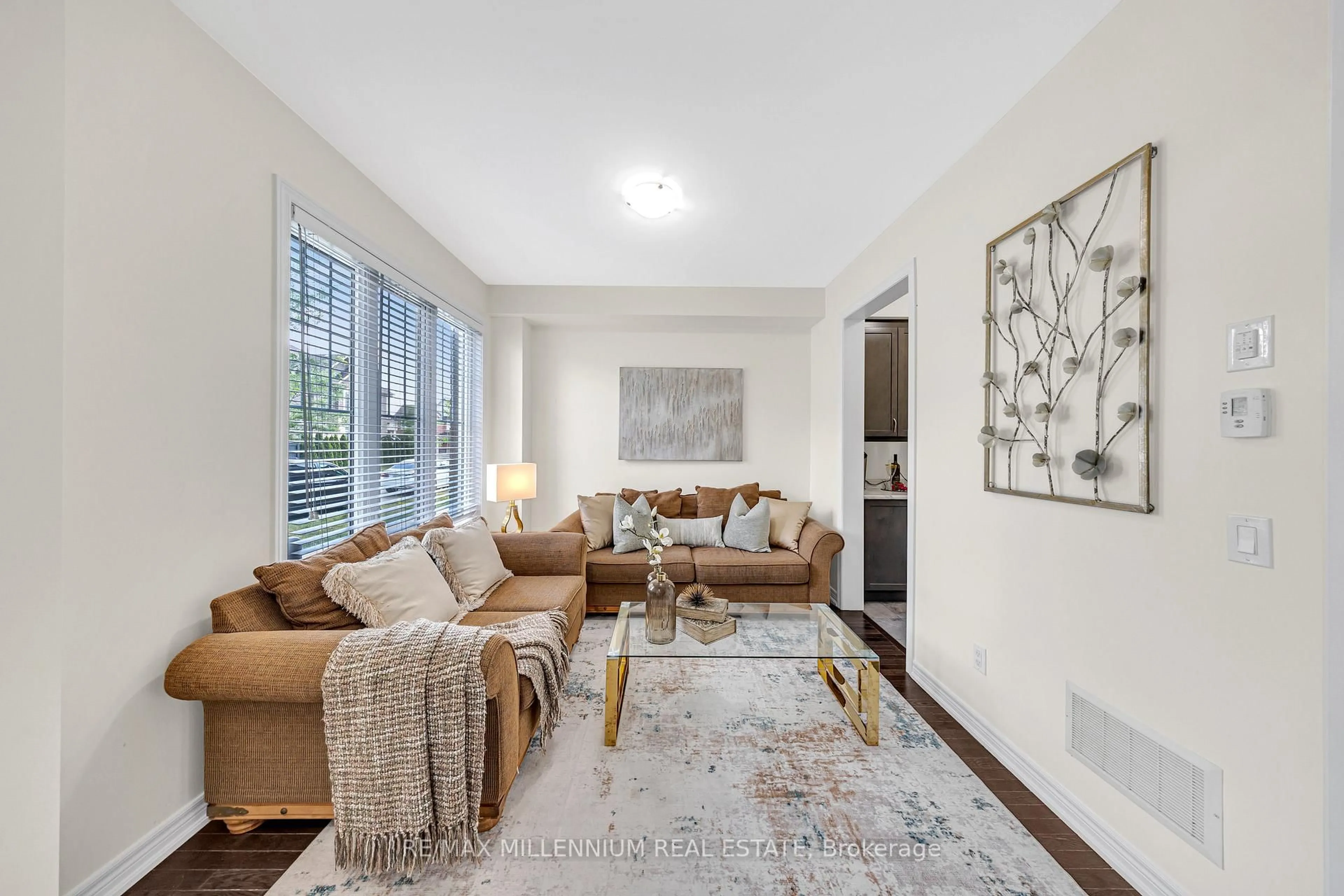 Living room with furniture, unknown for 86 Saint Dennis Rd, Brampton Ontario L6R 0B6
