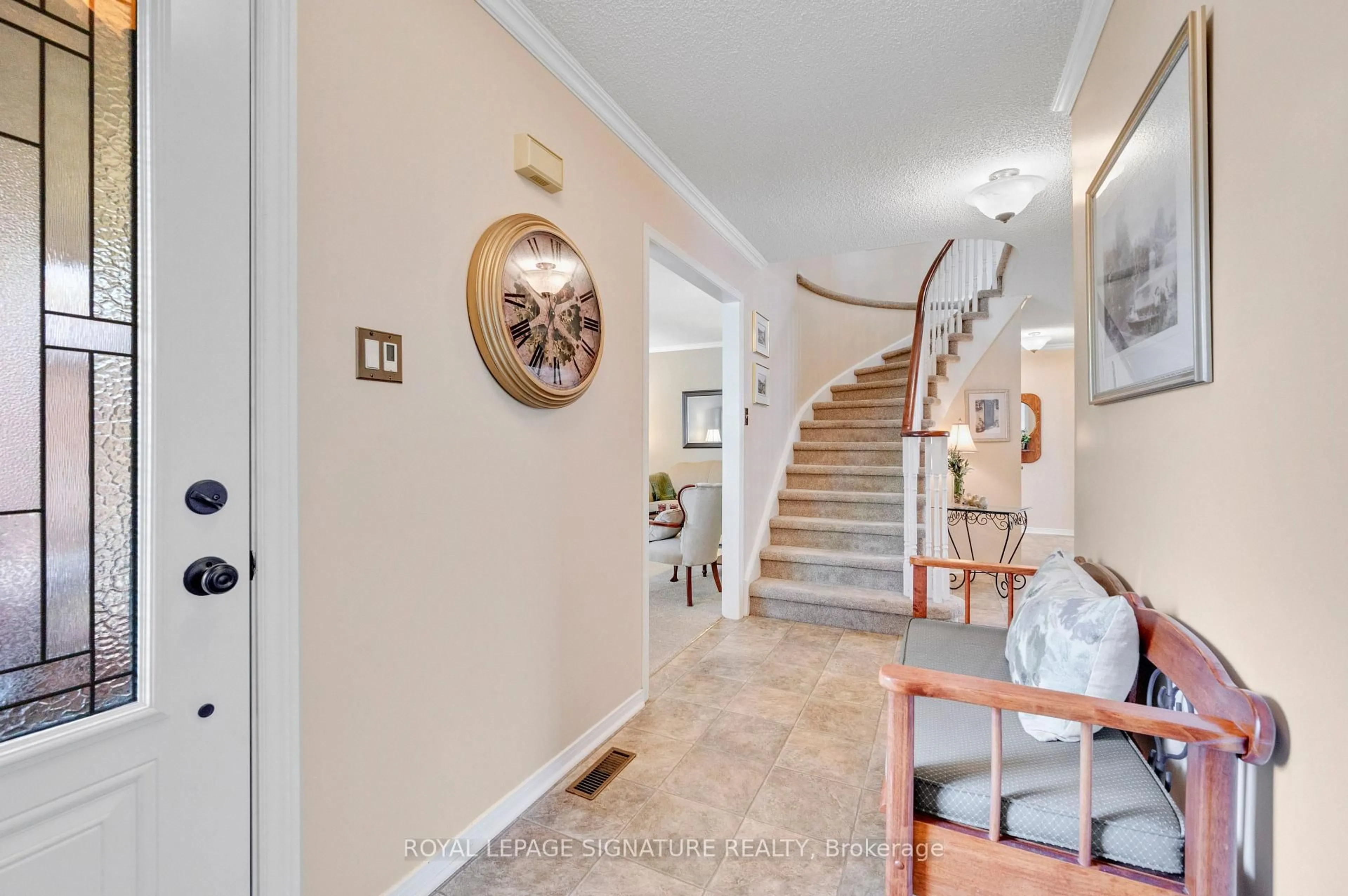 Indoor entryway for 3251 Galbraith Dr, Mississauga Ontario L5L 4A6